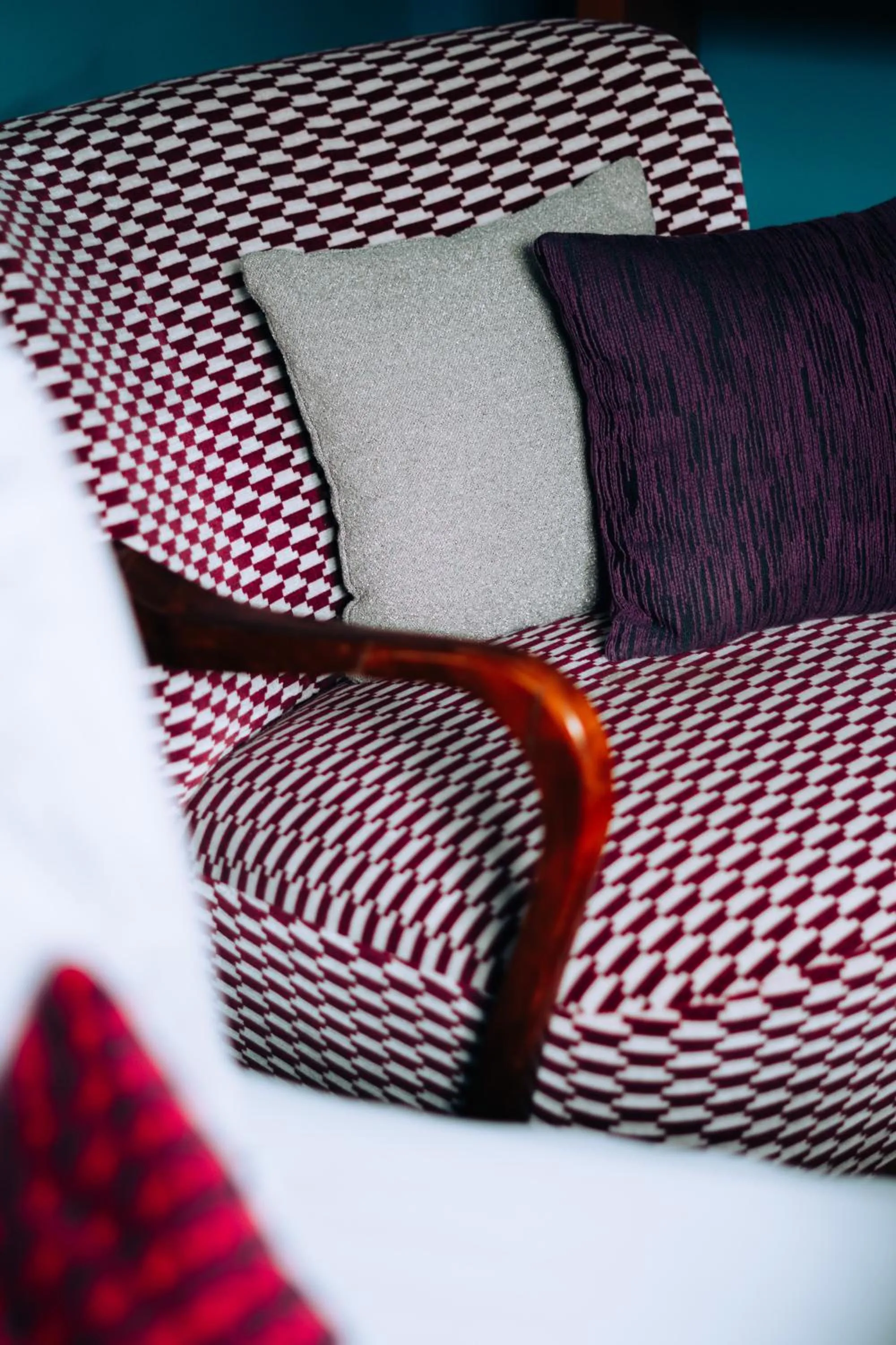 Seating area, Bed in Molo Rouge - Boutiquehotel & Café