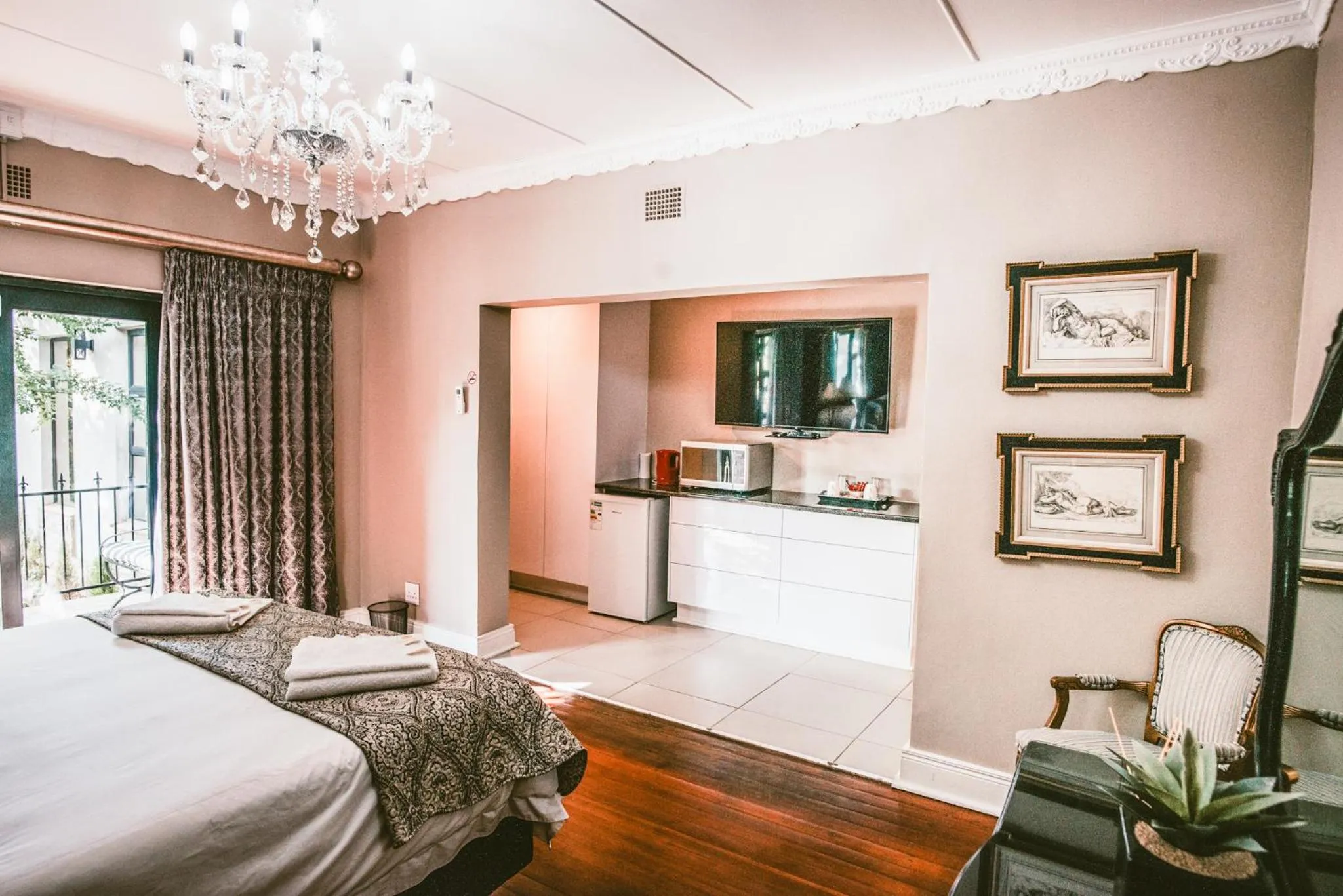 TV and multimedia, Bed in Le Grant Guesthhouse