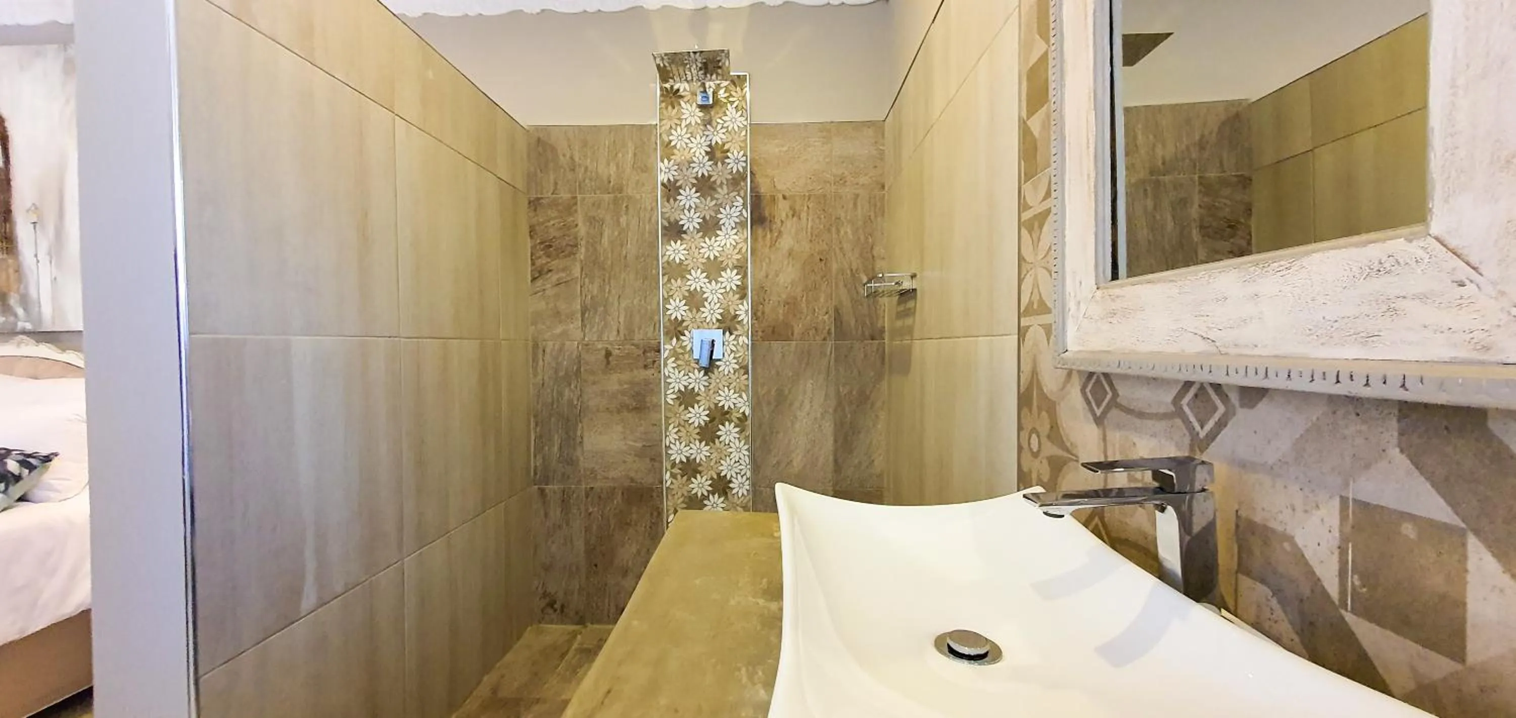 Bathroom in Le Grant Guesthhouse