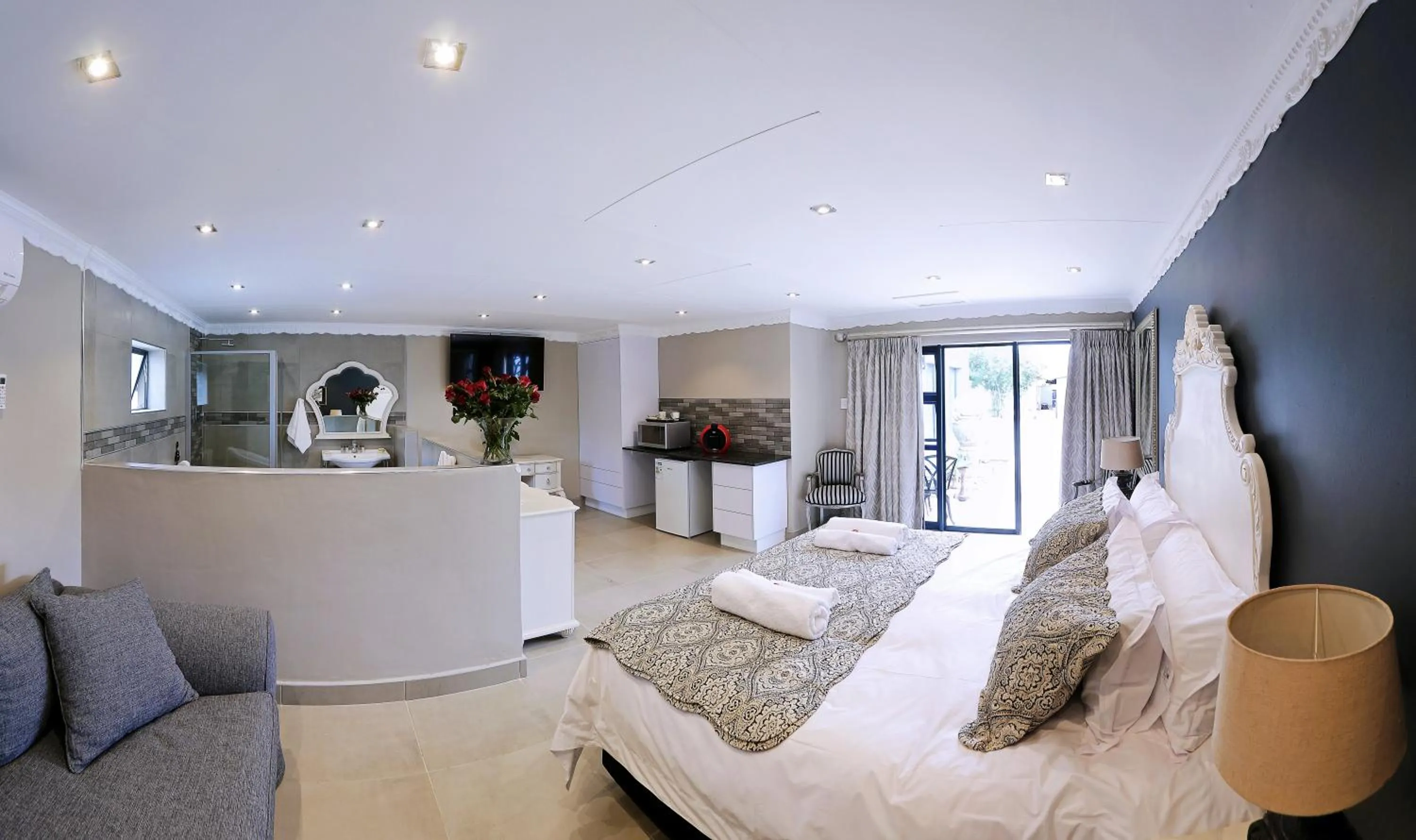 Bathroom, Bed in Le Grant Guesthhouse