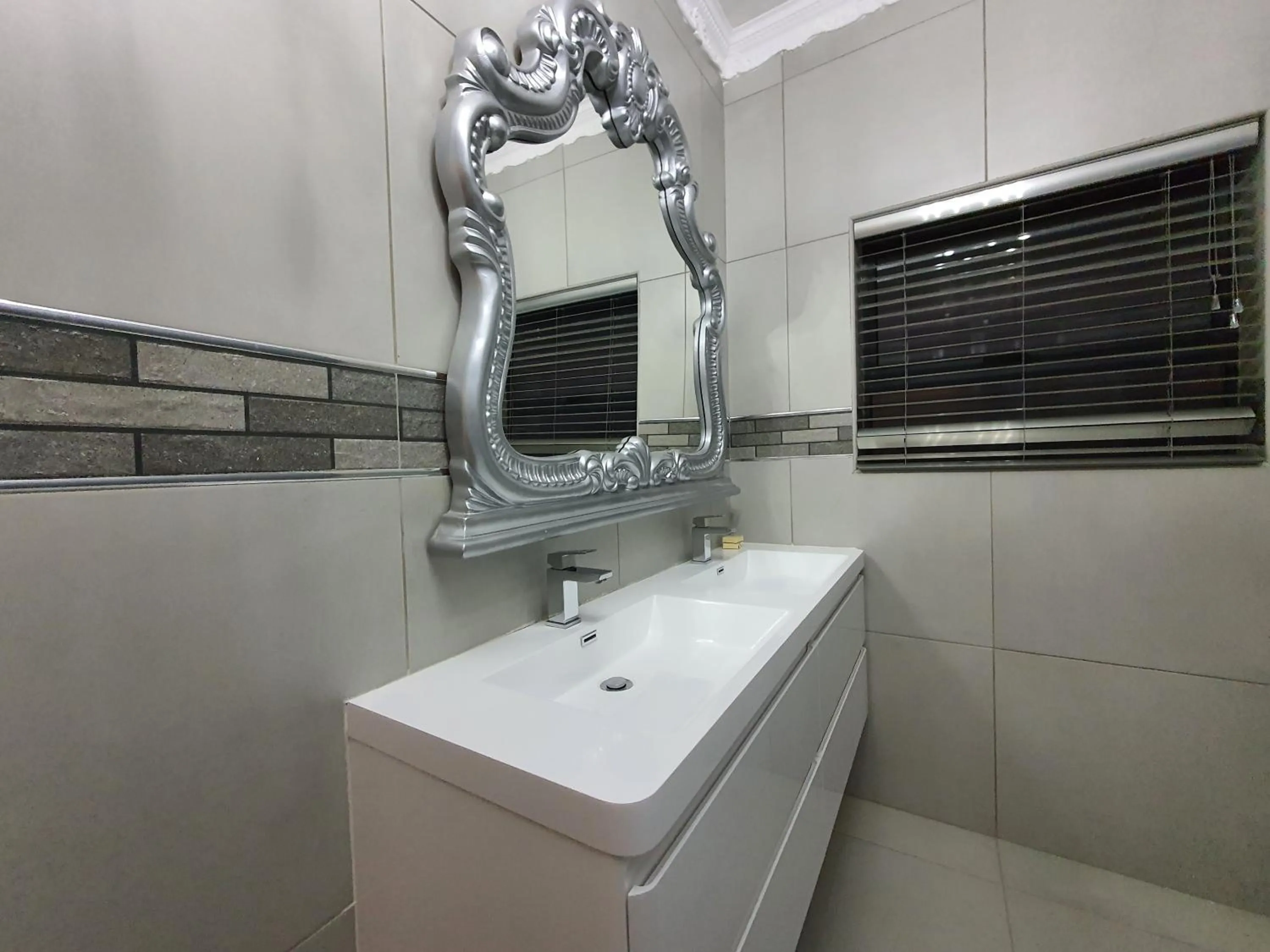 Bathroom in Le Grant Guesthhouse