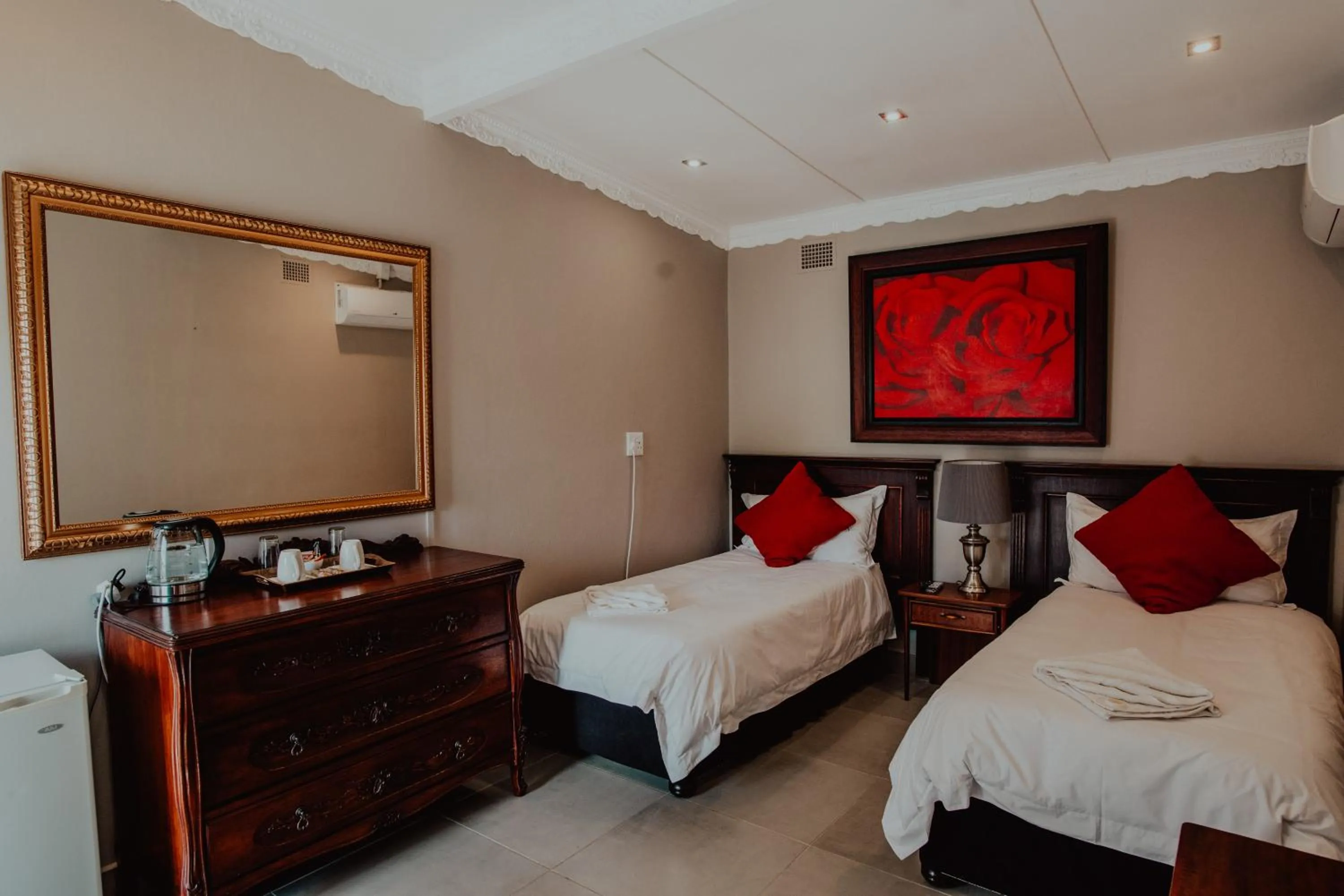 Photo of the whole room, Bed in Le Grant Guesthhouse