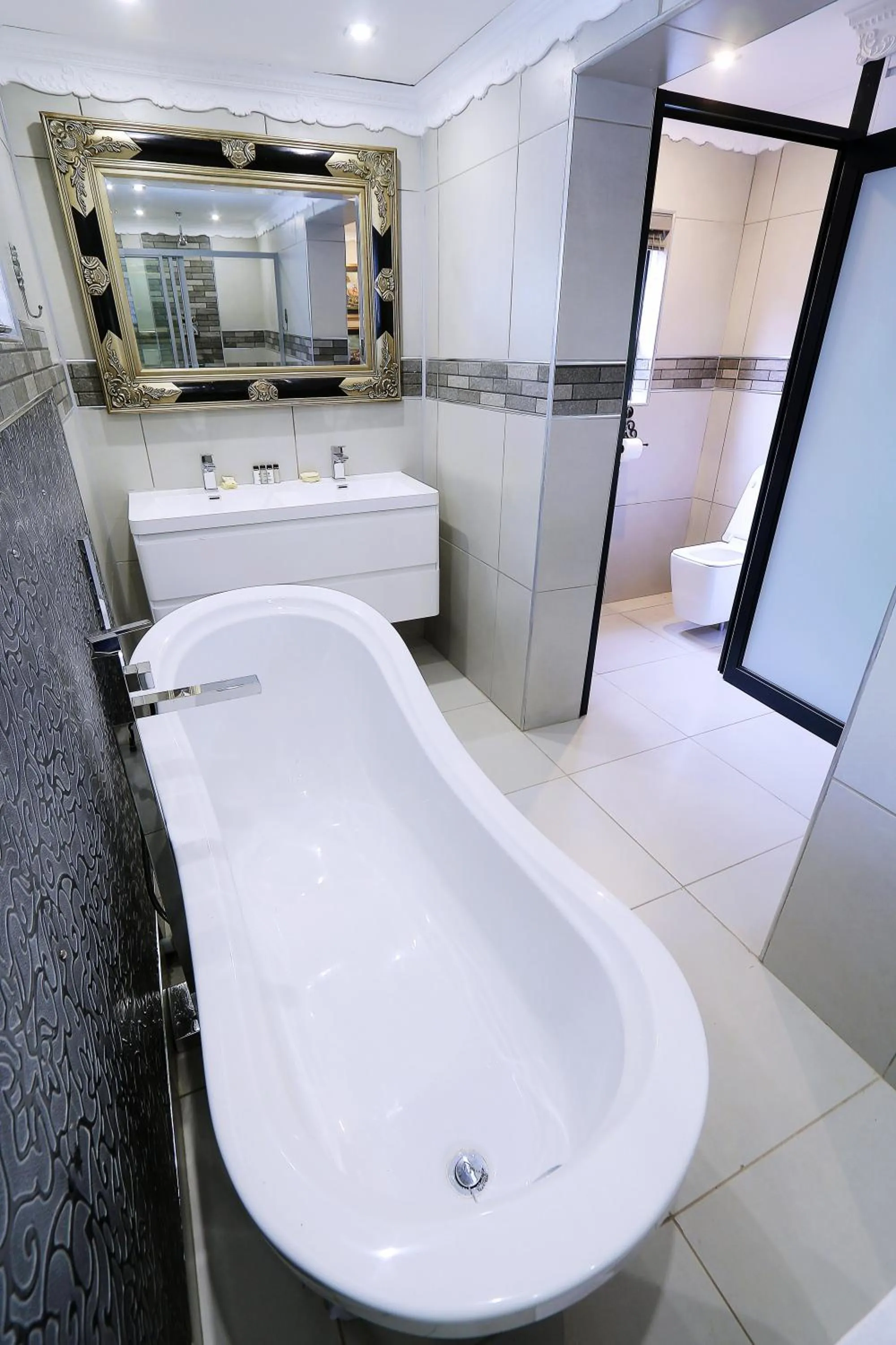 Bathroom in Le Grant Guesthhouse