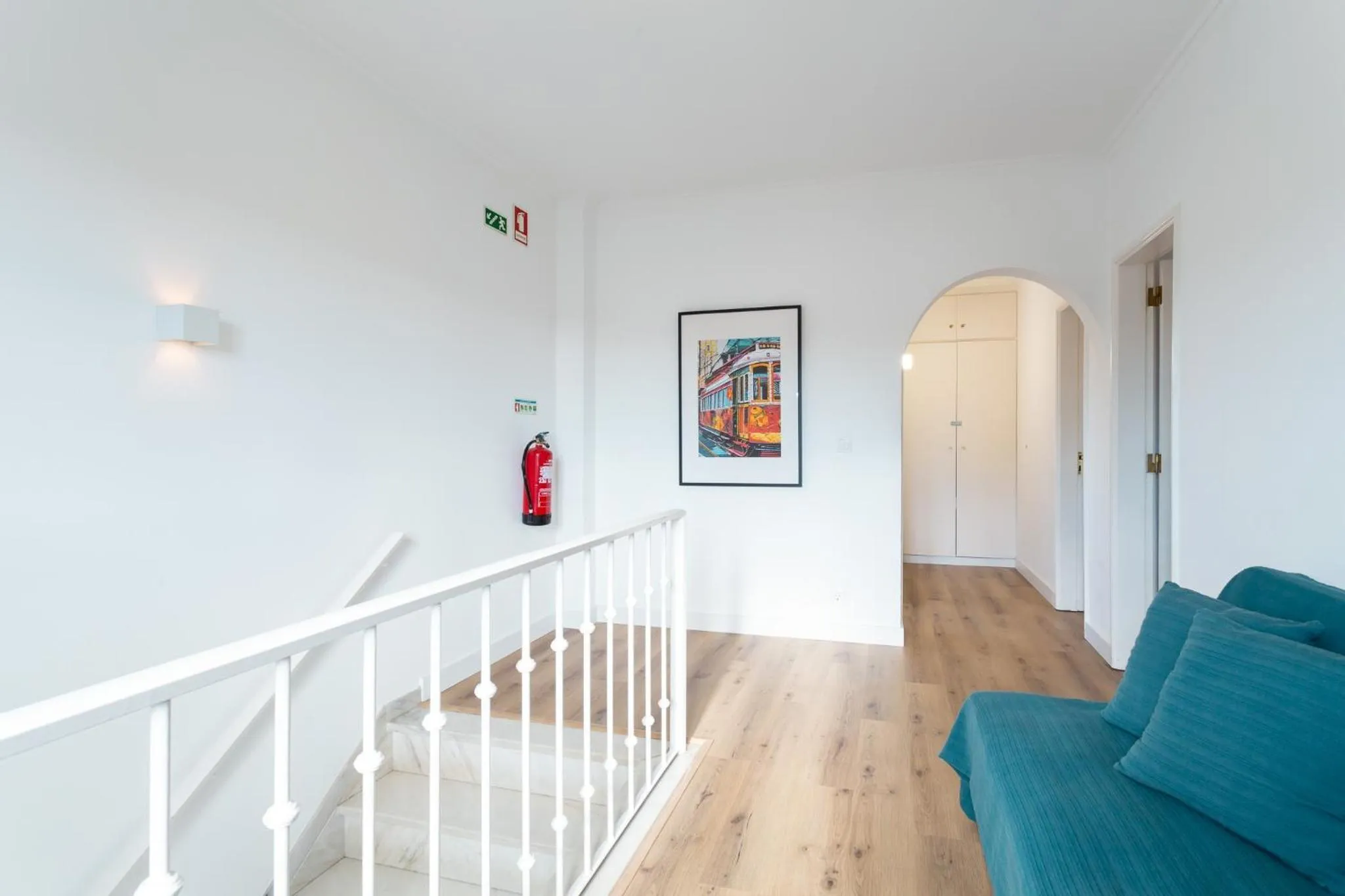 Seating area in Moro's Friends House - Cascais