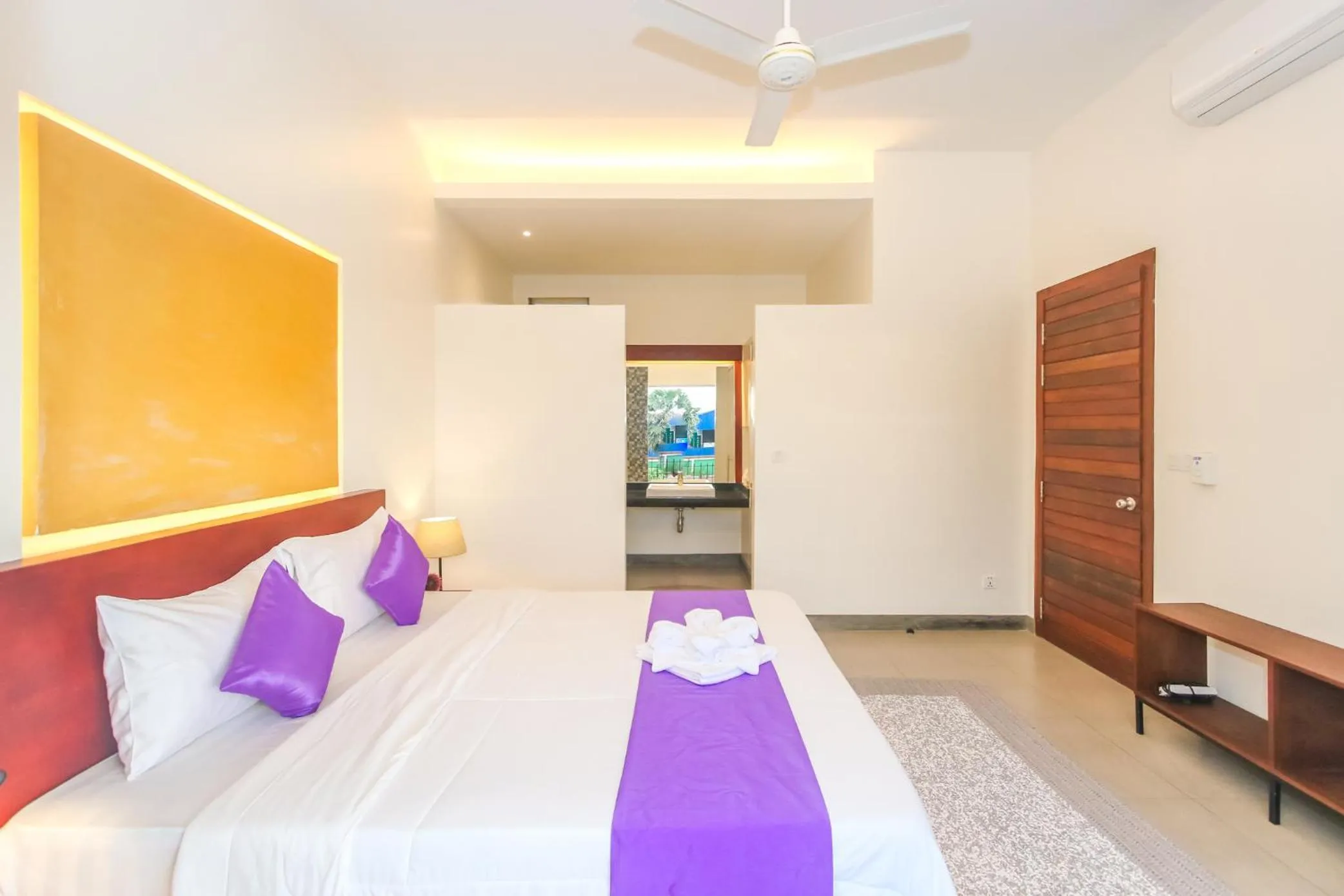 Bathroom, Bed in Phan NaTa Apartment