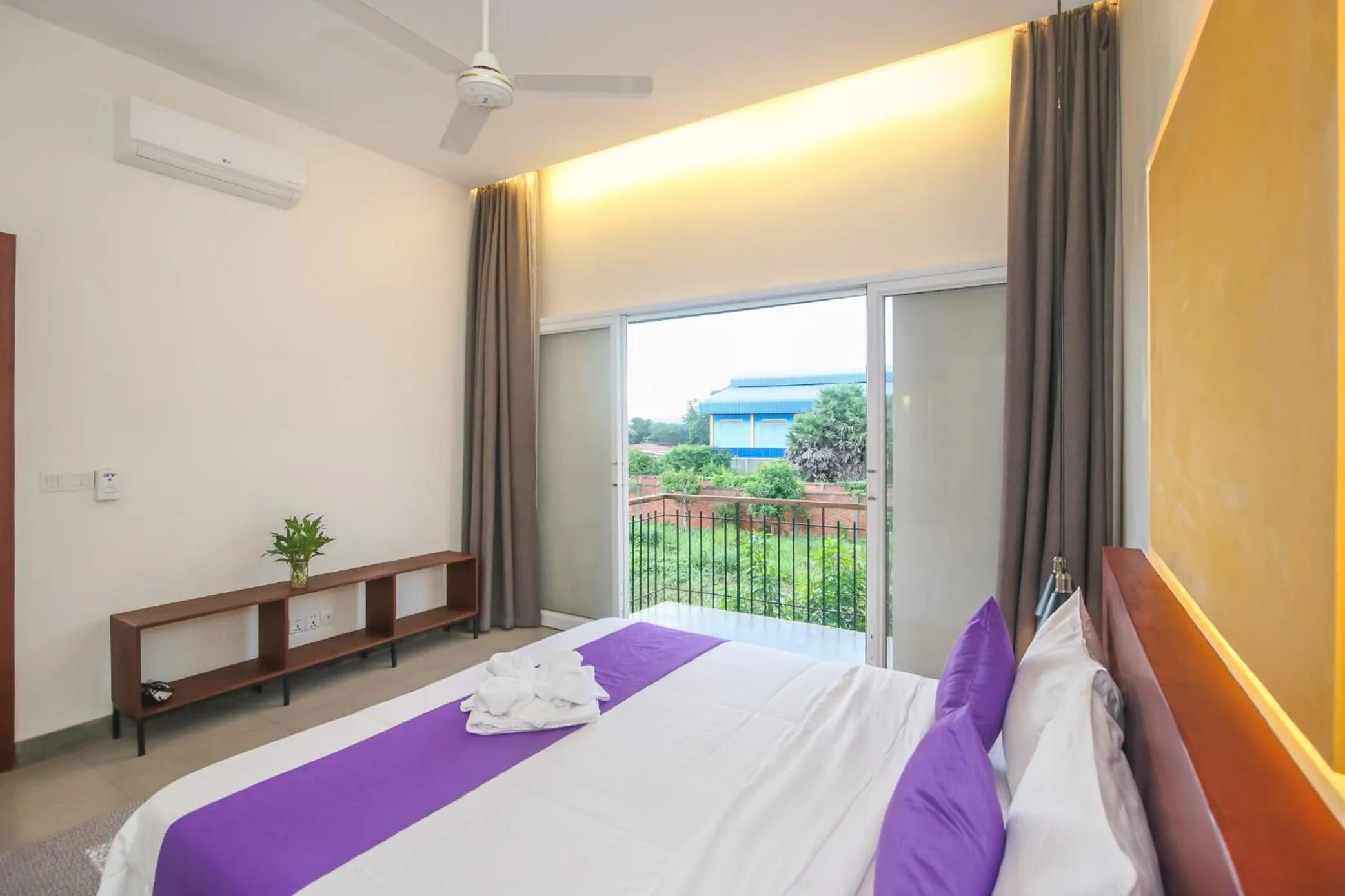 Balcony/Terrace, Bed in Phan NaTa Apartment