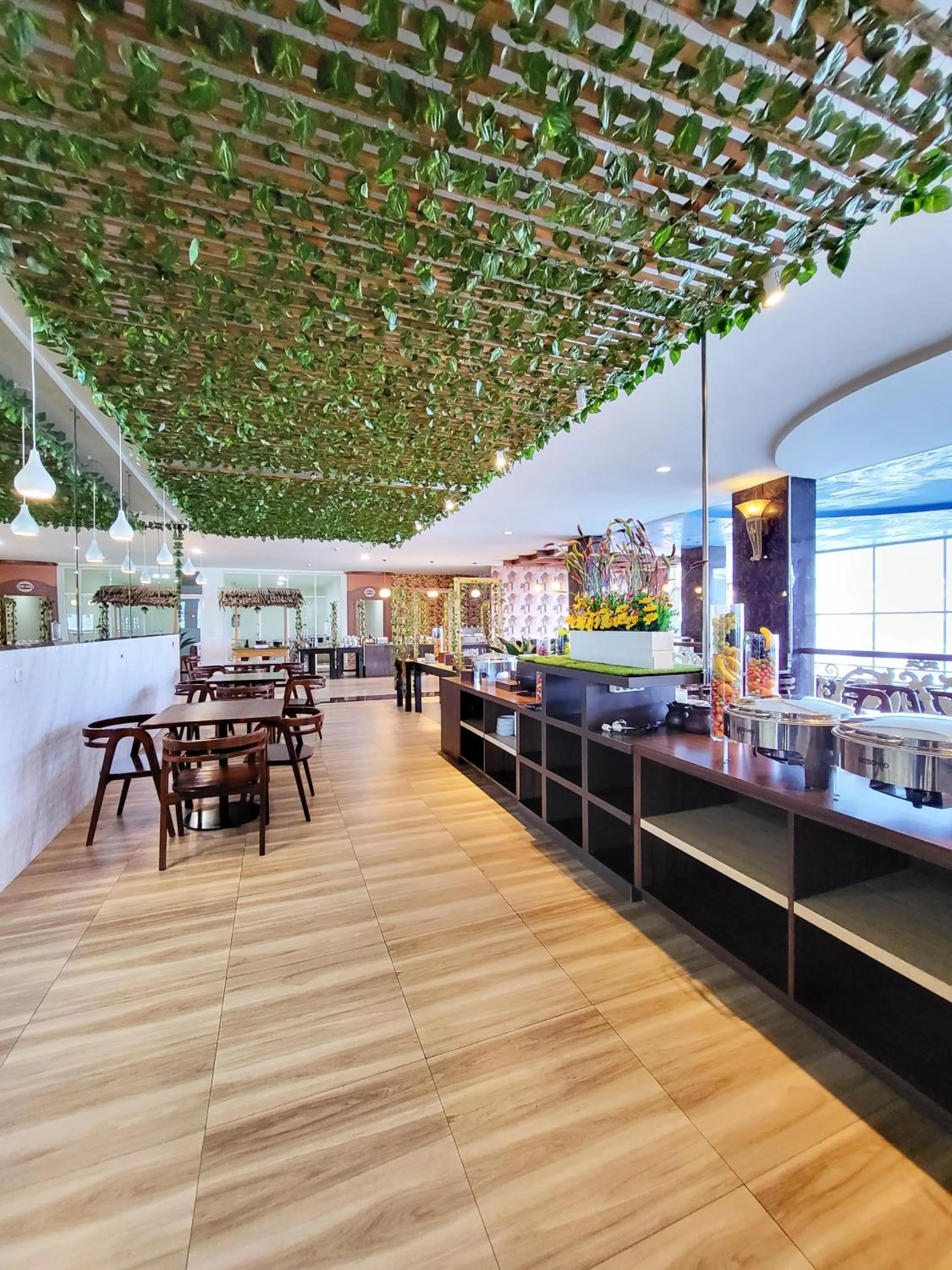 Restaurant/places to eat in Grand Bayu Hill Hotel