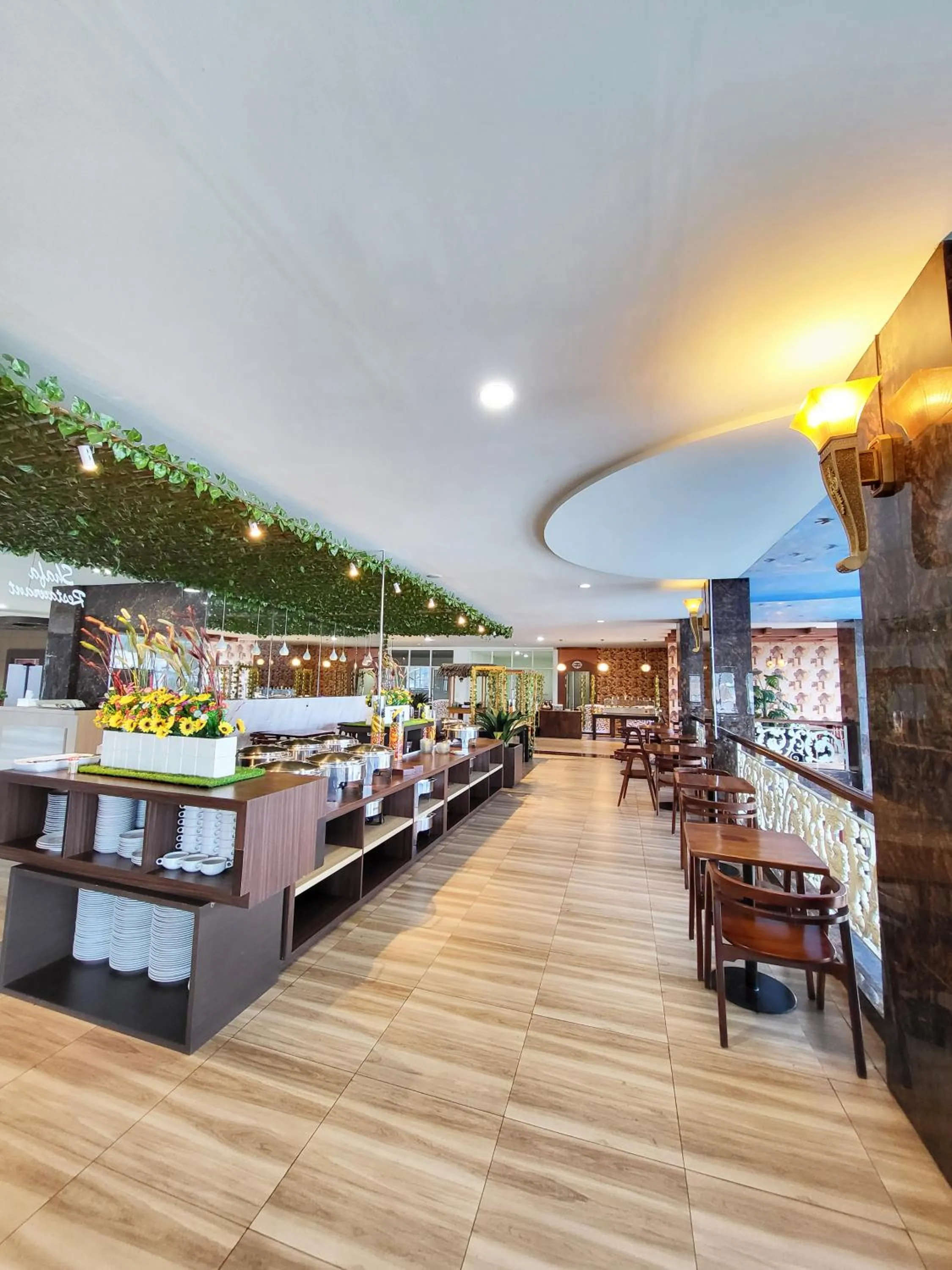 Restaurant/places to eat in Grand Bayu Hill Hotel