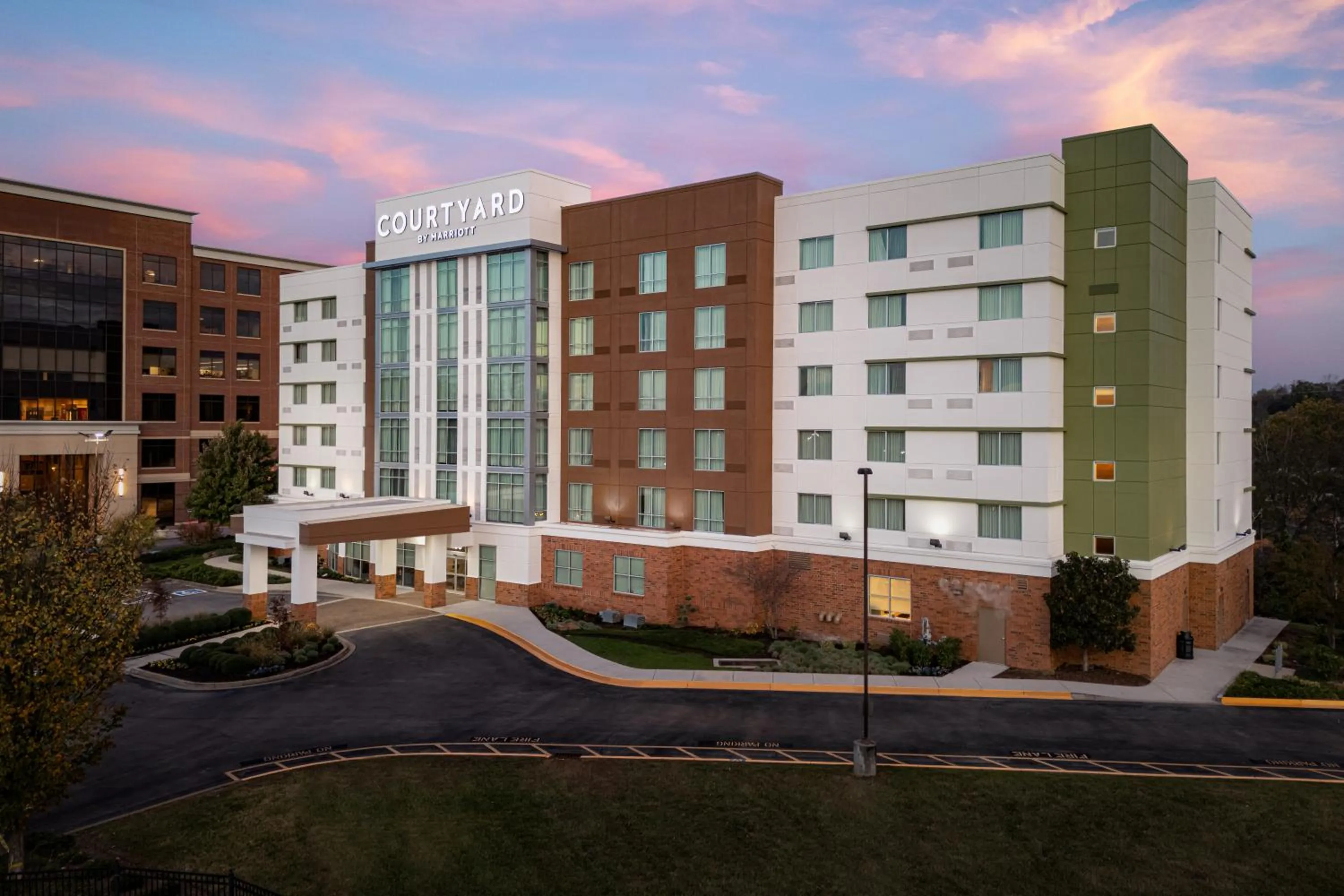 Property building in Courtyard by Marriott Knoxville West/Bearden