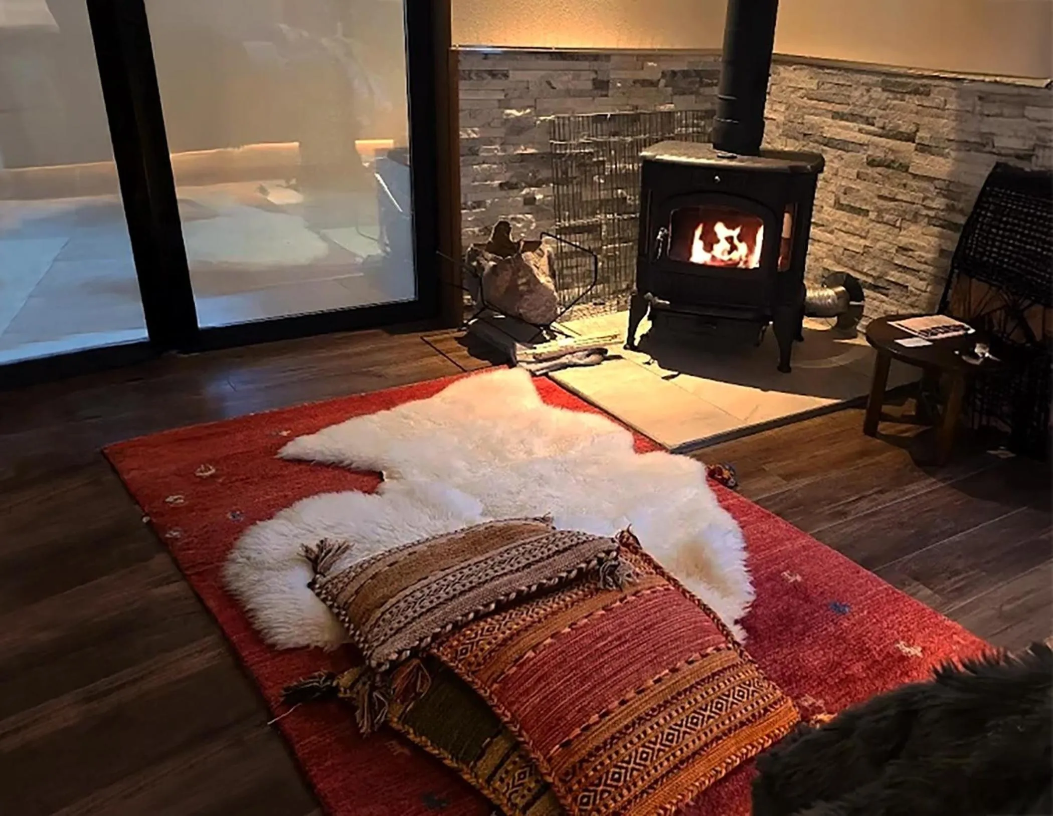 Living room, Bed in HANZ OUTDOOR RESORT -formerly GLAMPING VILLA HANZ KAWAGUCHIKO