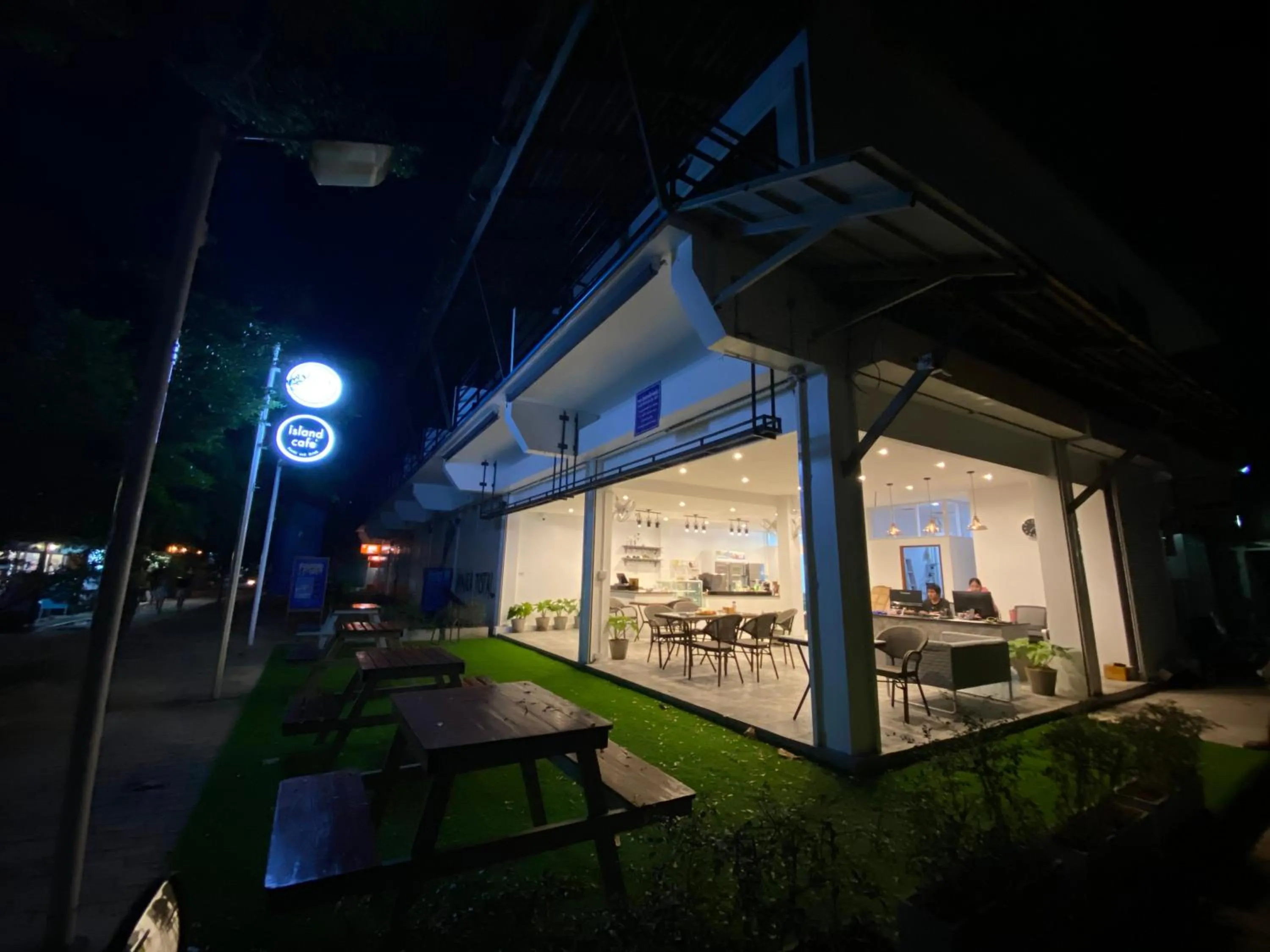 Property building in Island Dive Club