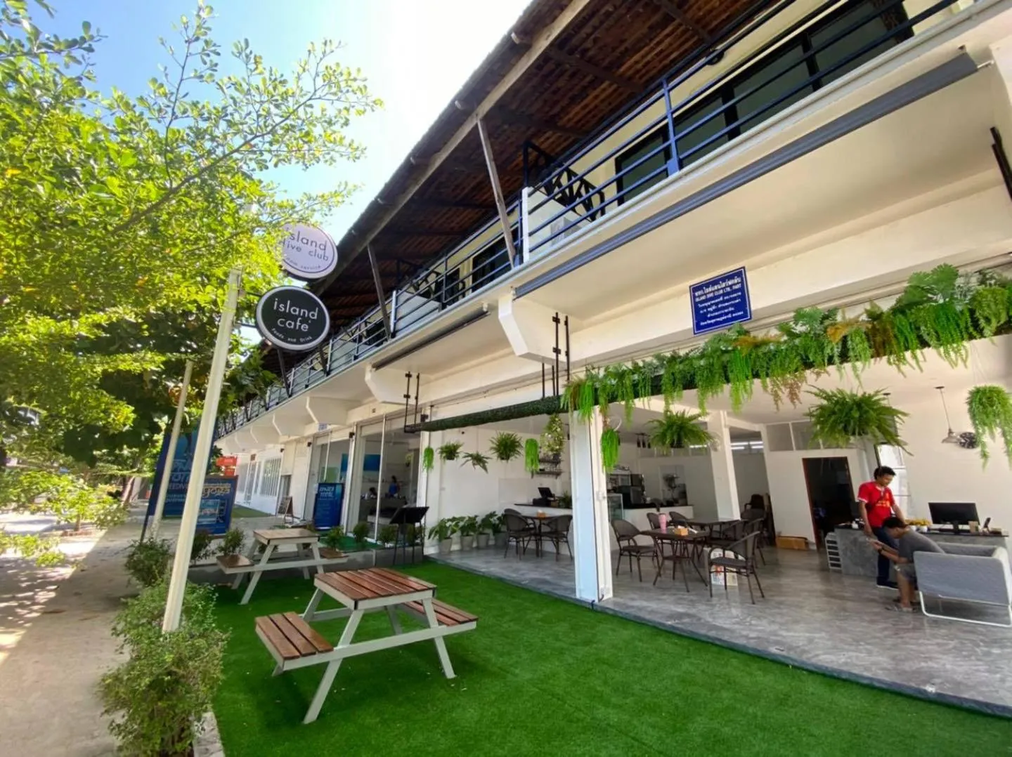 Property building in Island Dive Club