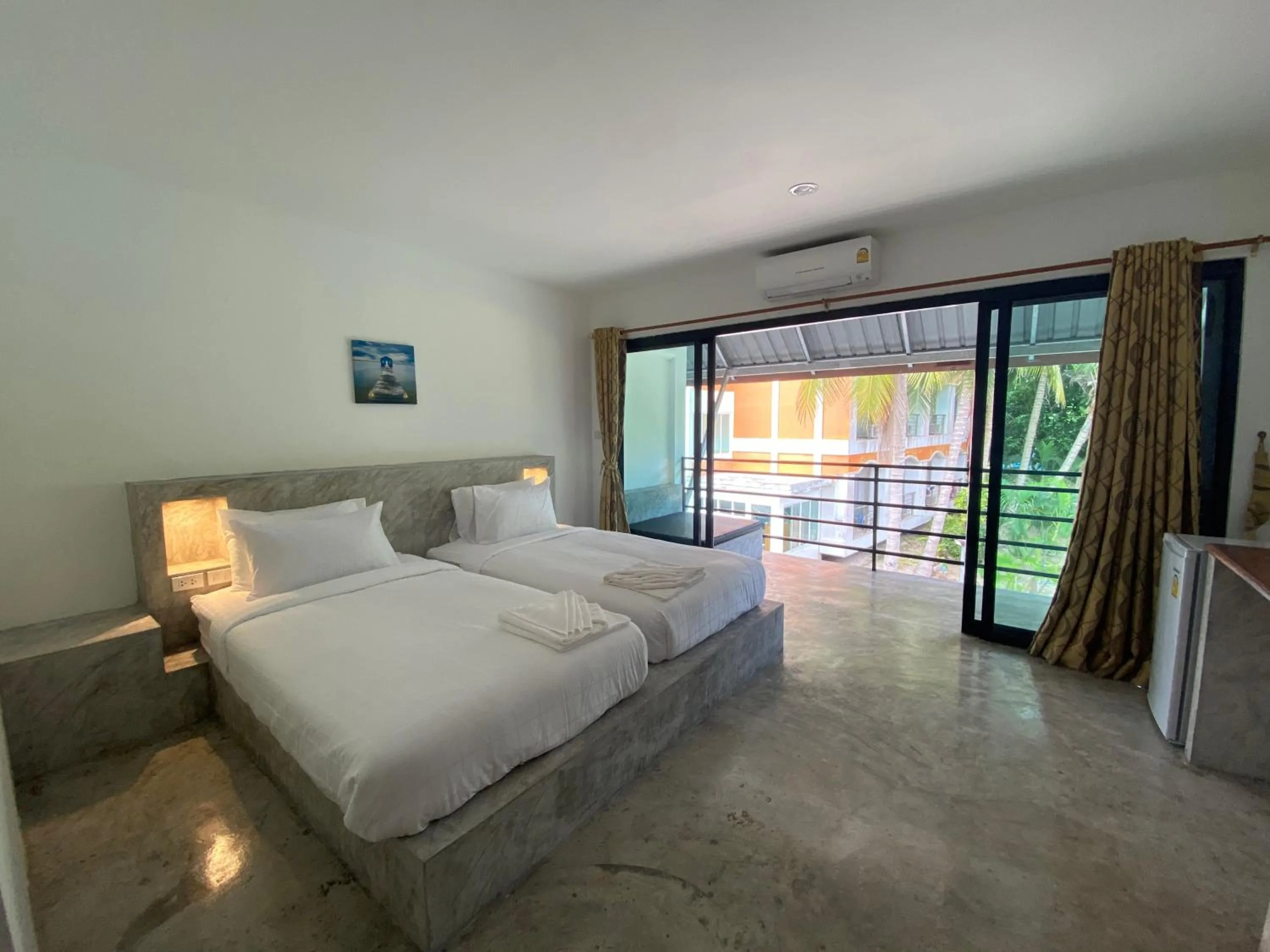 Bed in Island Dive Club