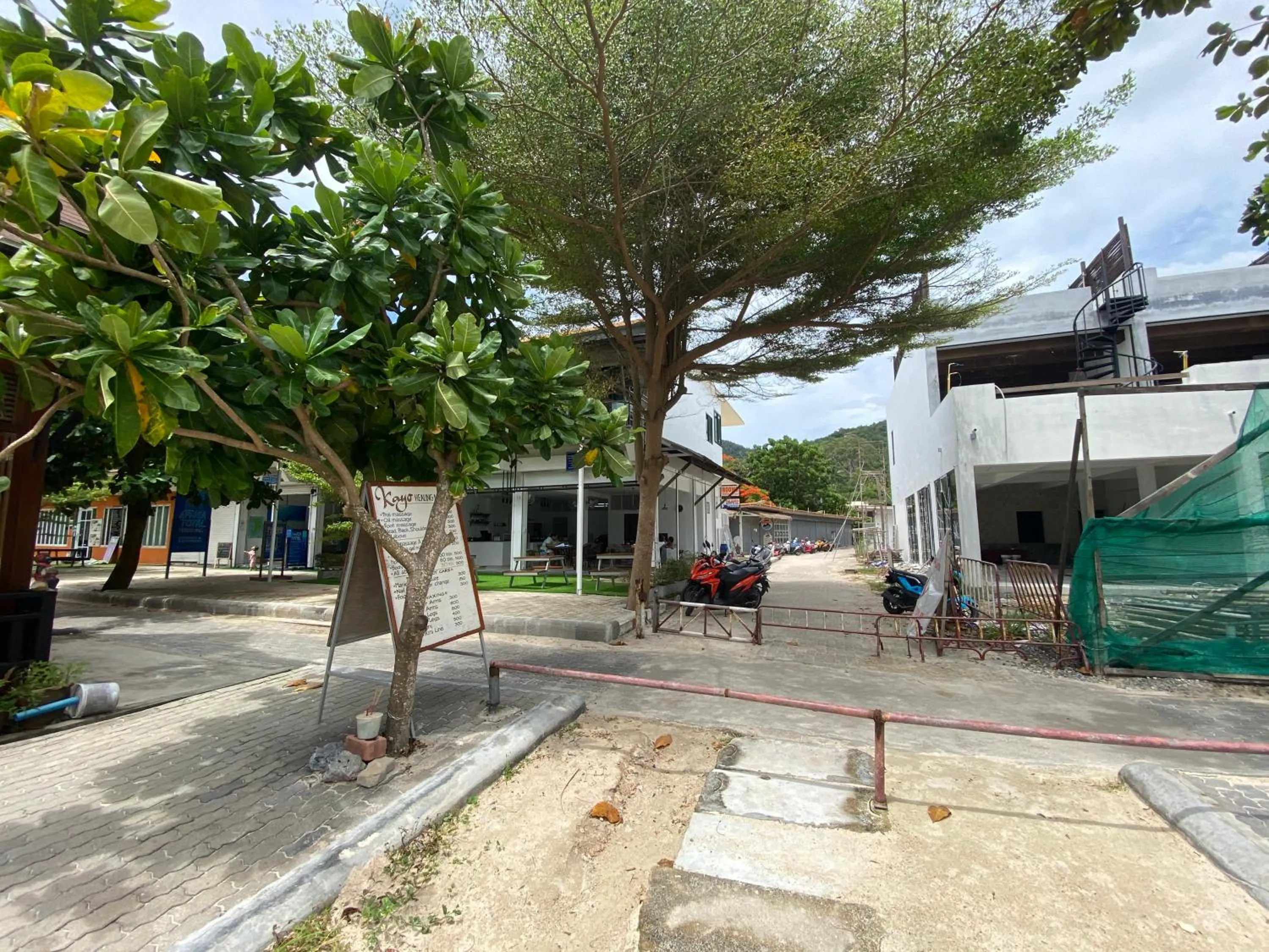 Property building in Island Dive Club