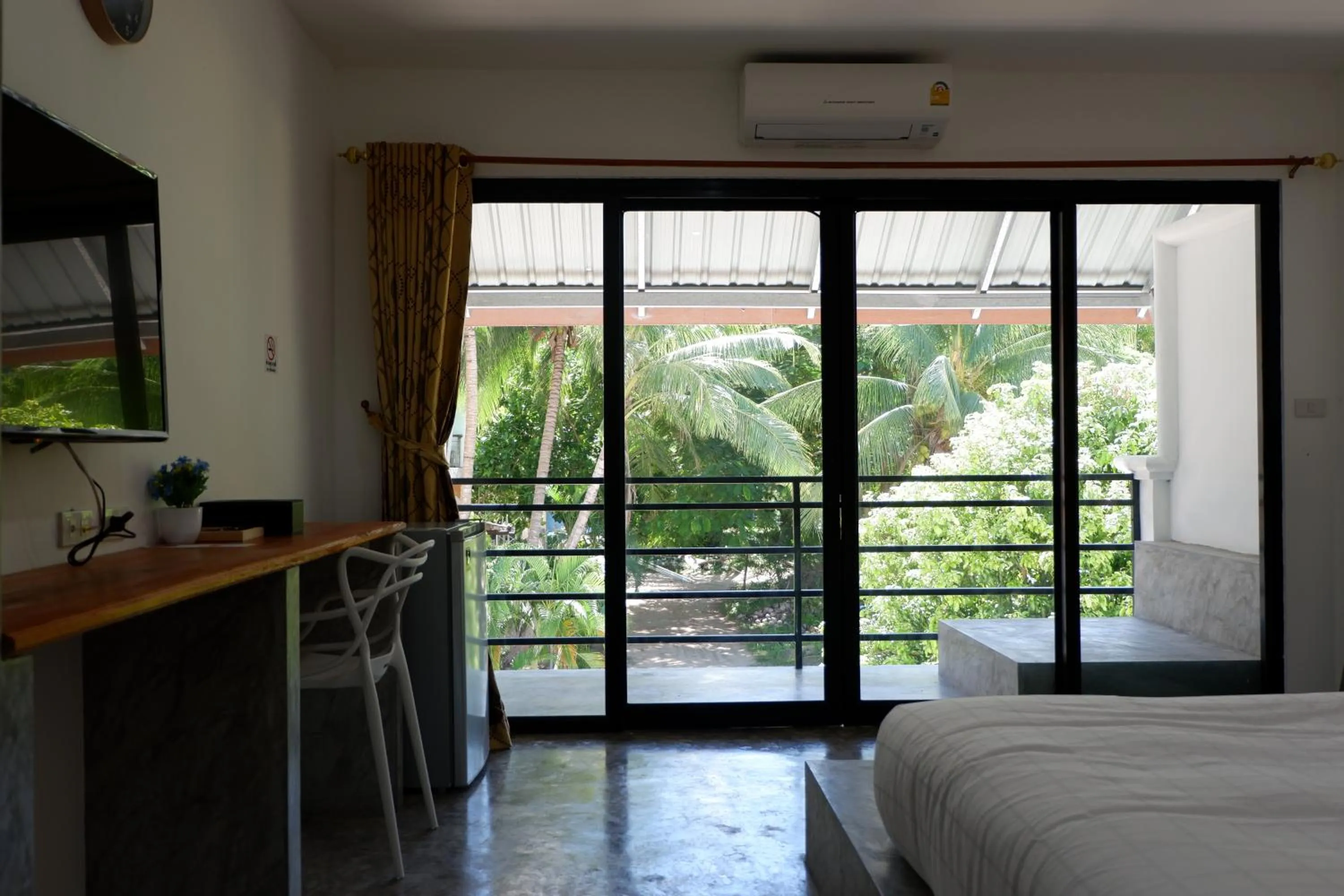 Bed in Island Dive Club