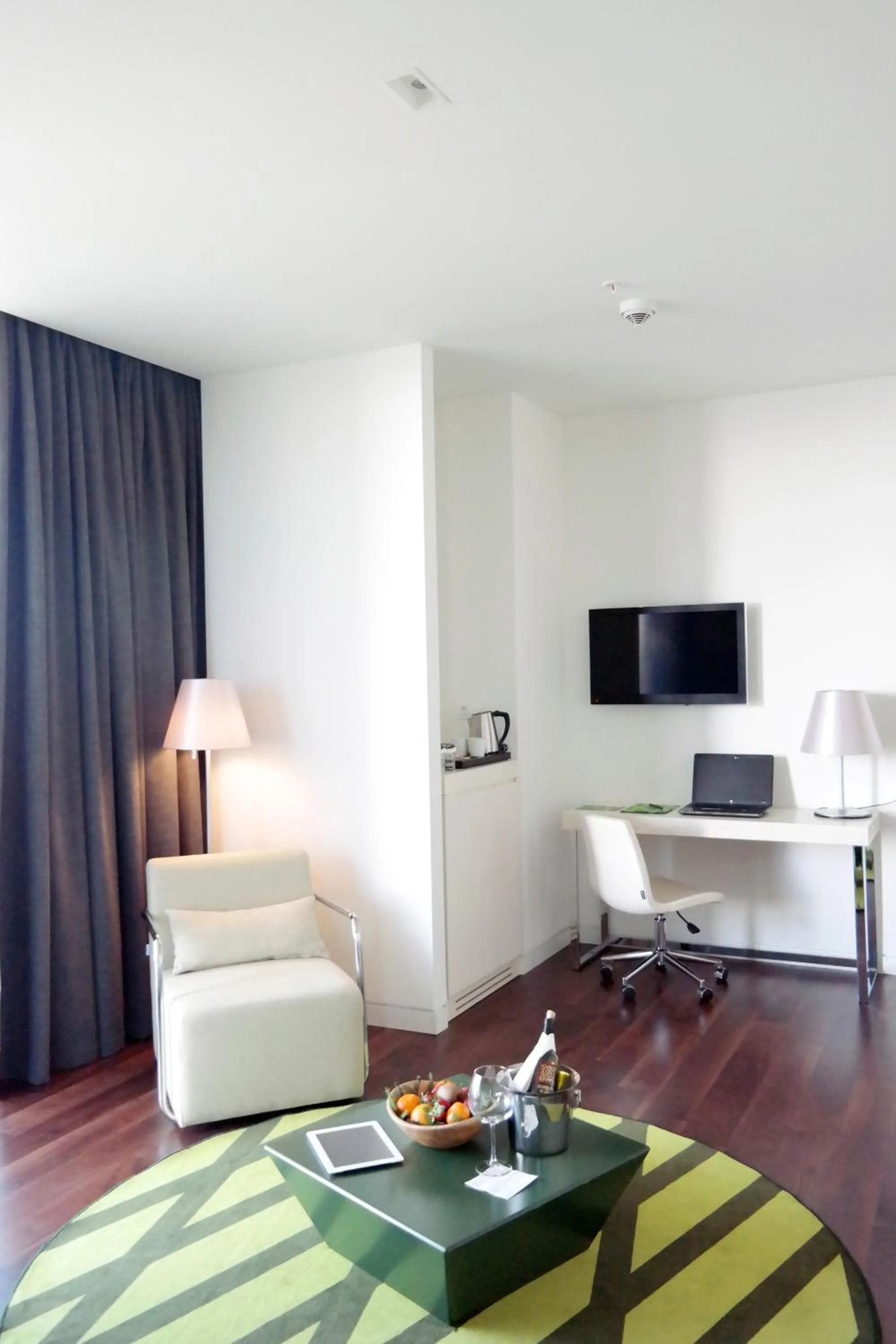 TV and multimedia in Workinn Hotel