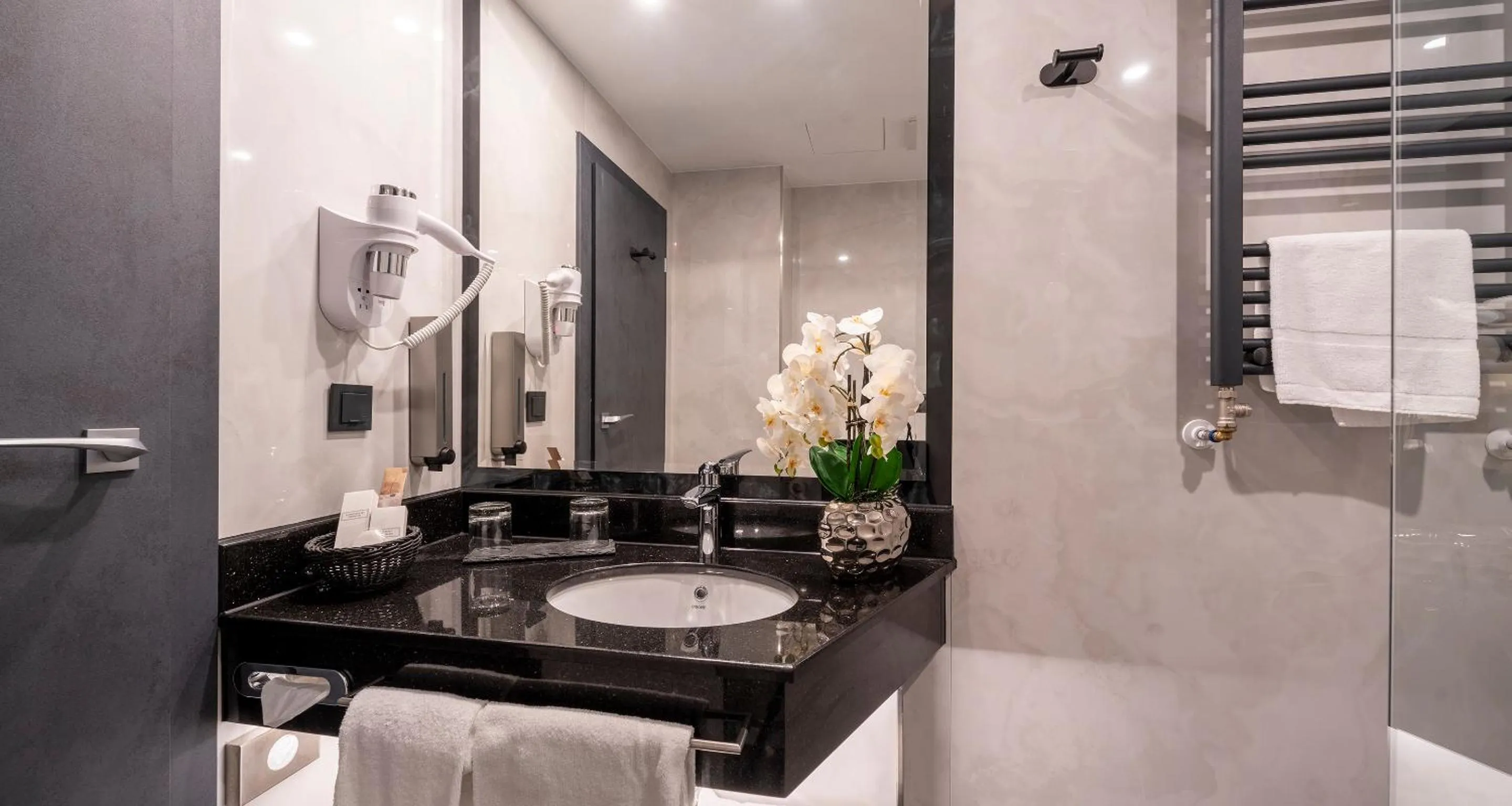 Bathroom in PLAZA Hotel Bruchsal