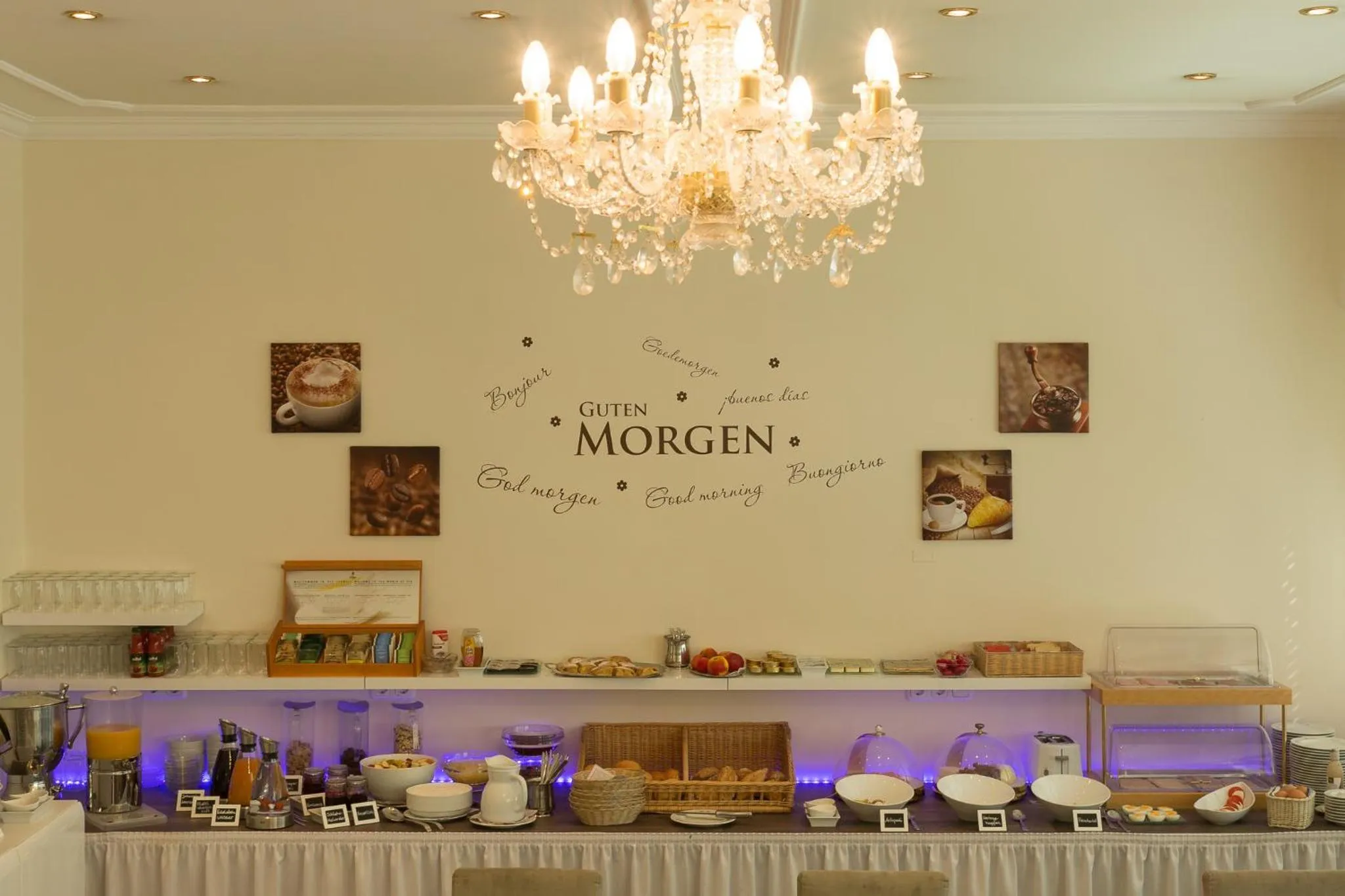 Restaurant/places to eat in Hotel Cosima