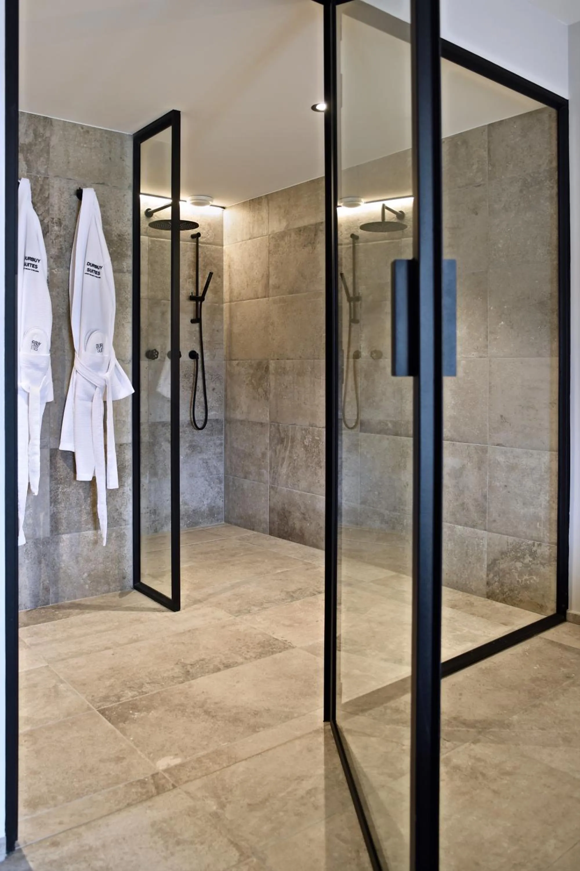 Shower in DURBUY SUITES