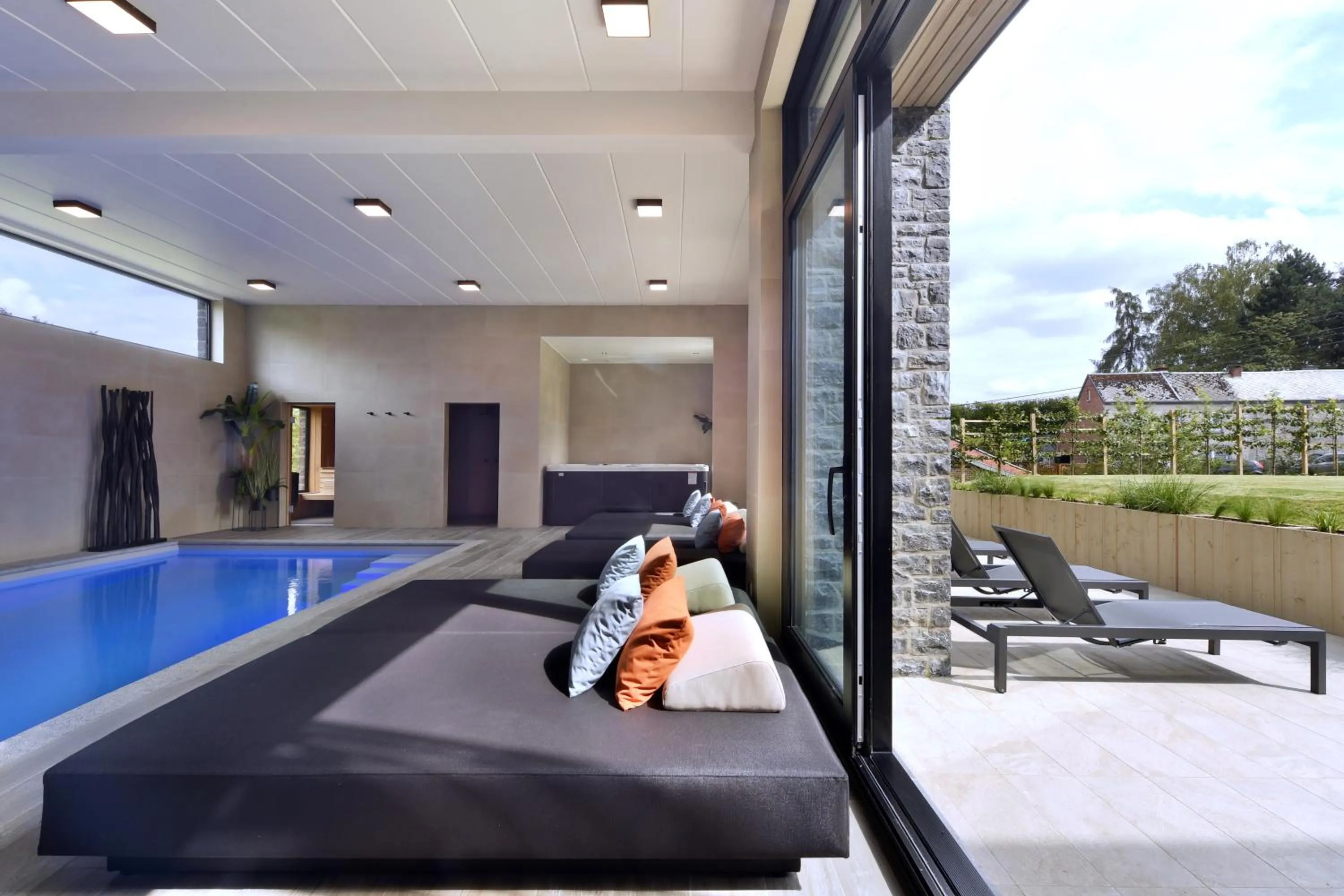 Swimming pool in DURBUY SUITES