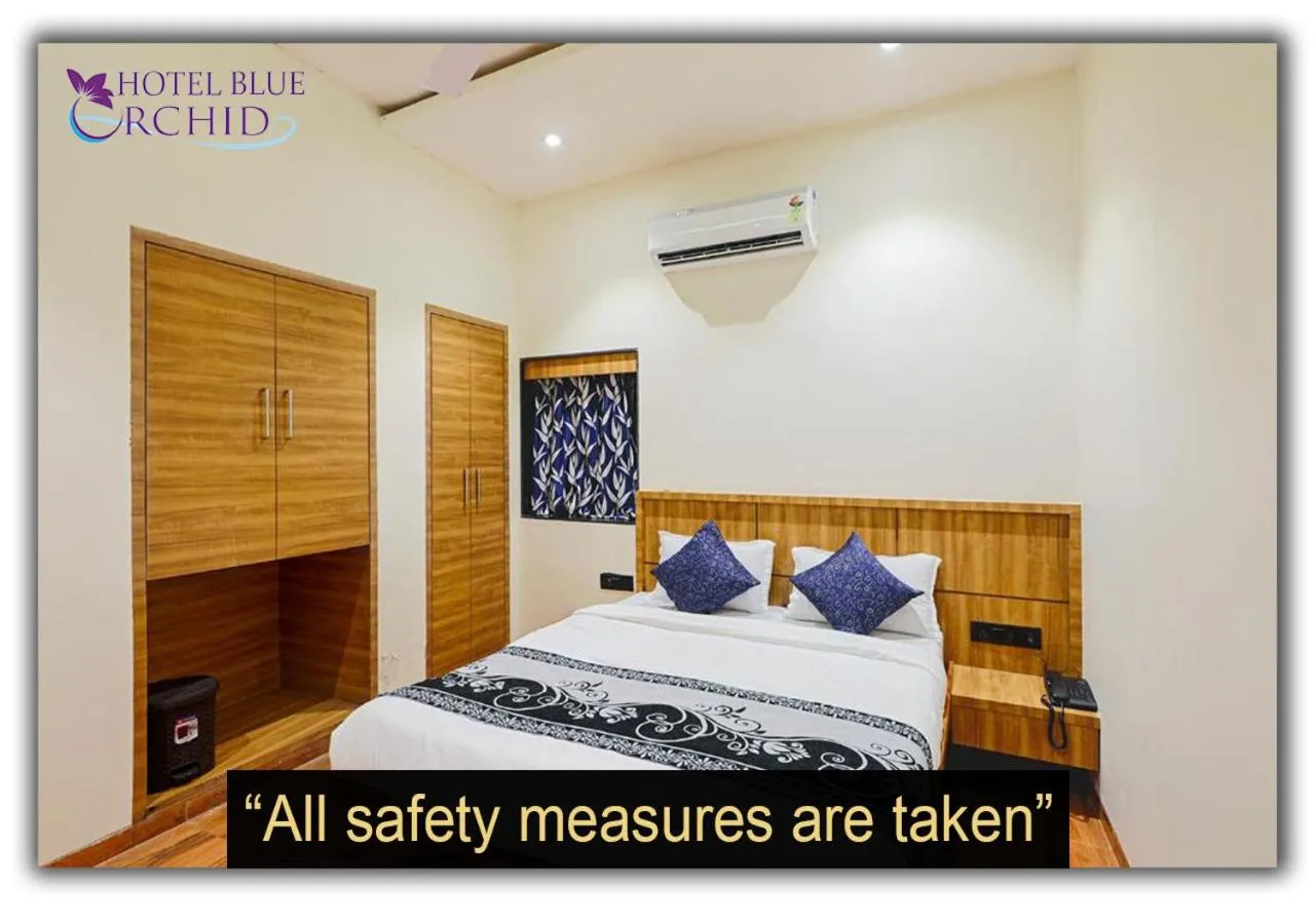 Bed in Hotel Blue Orchid - Marol Andheri