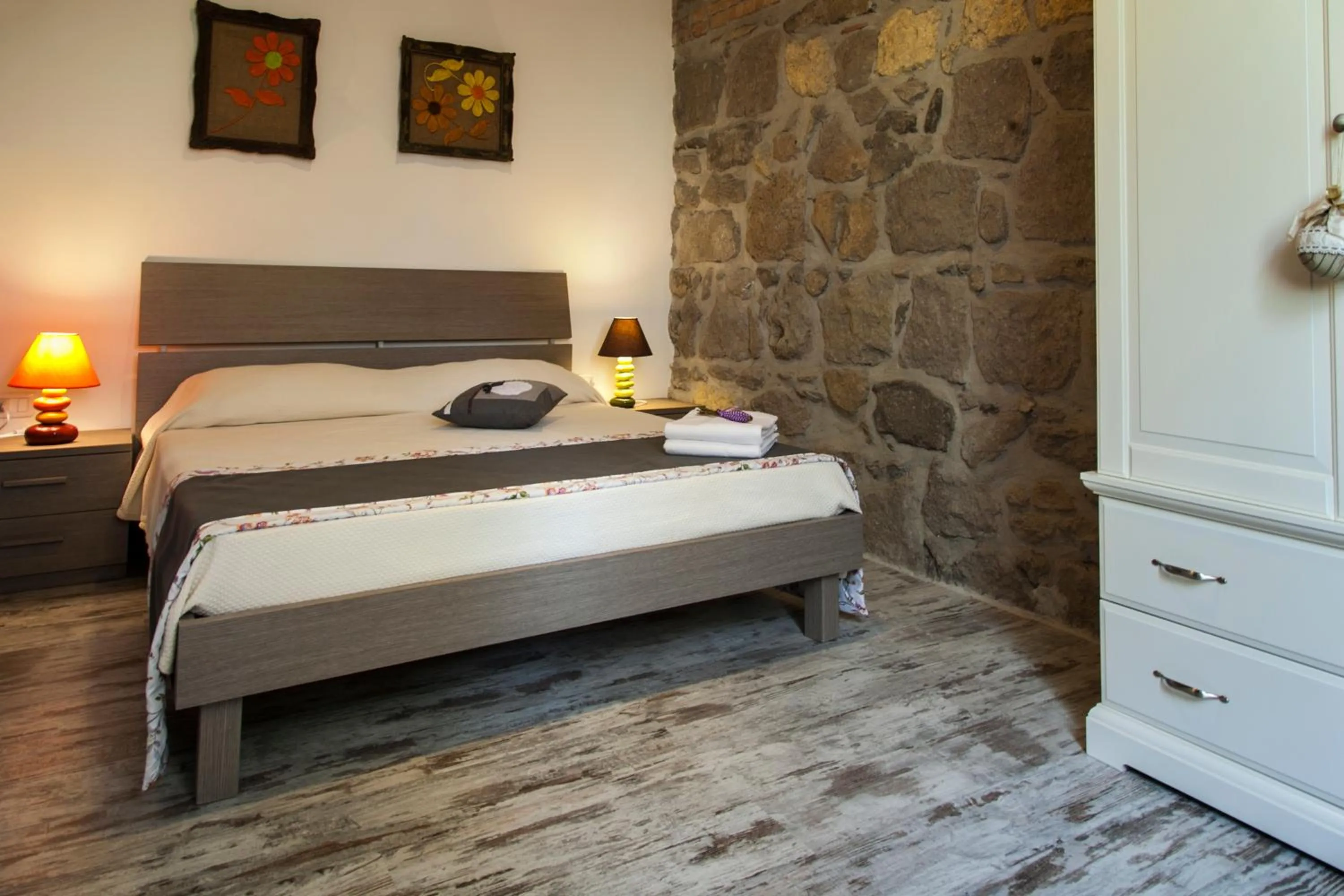 Decorative detail, Bed in Locanda Villa Naumanni