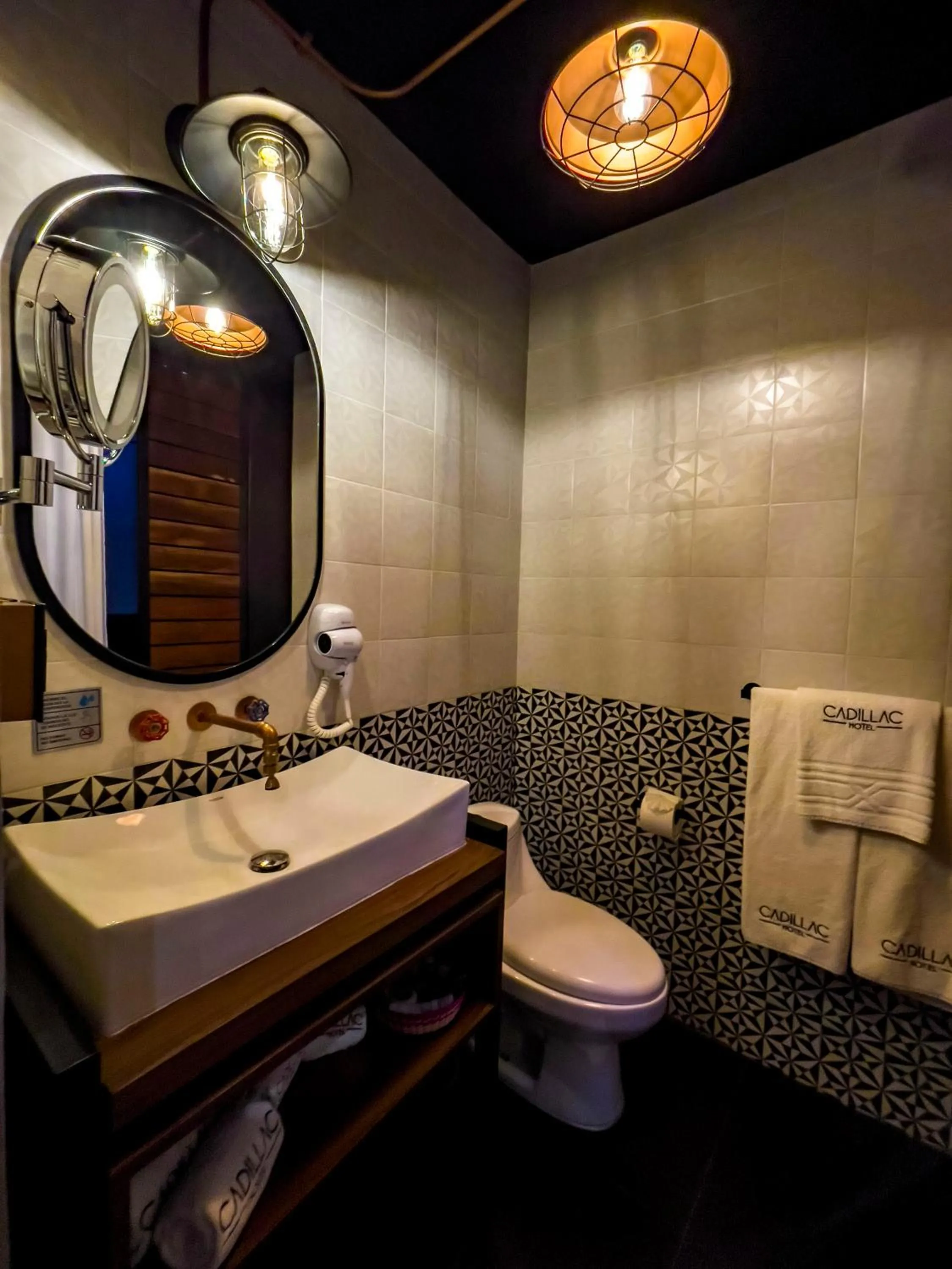 Bathroom in Cadillac Hotel Boutique