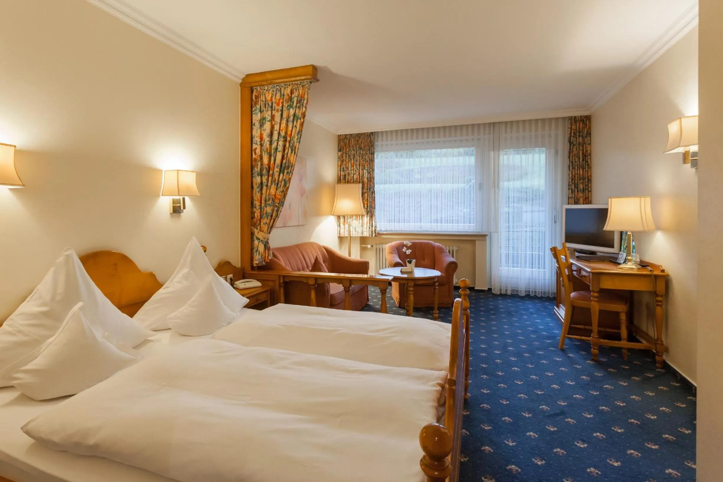 Photo of the whole room, Bed in Hotel Garni Fürst von Waldeck