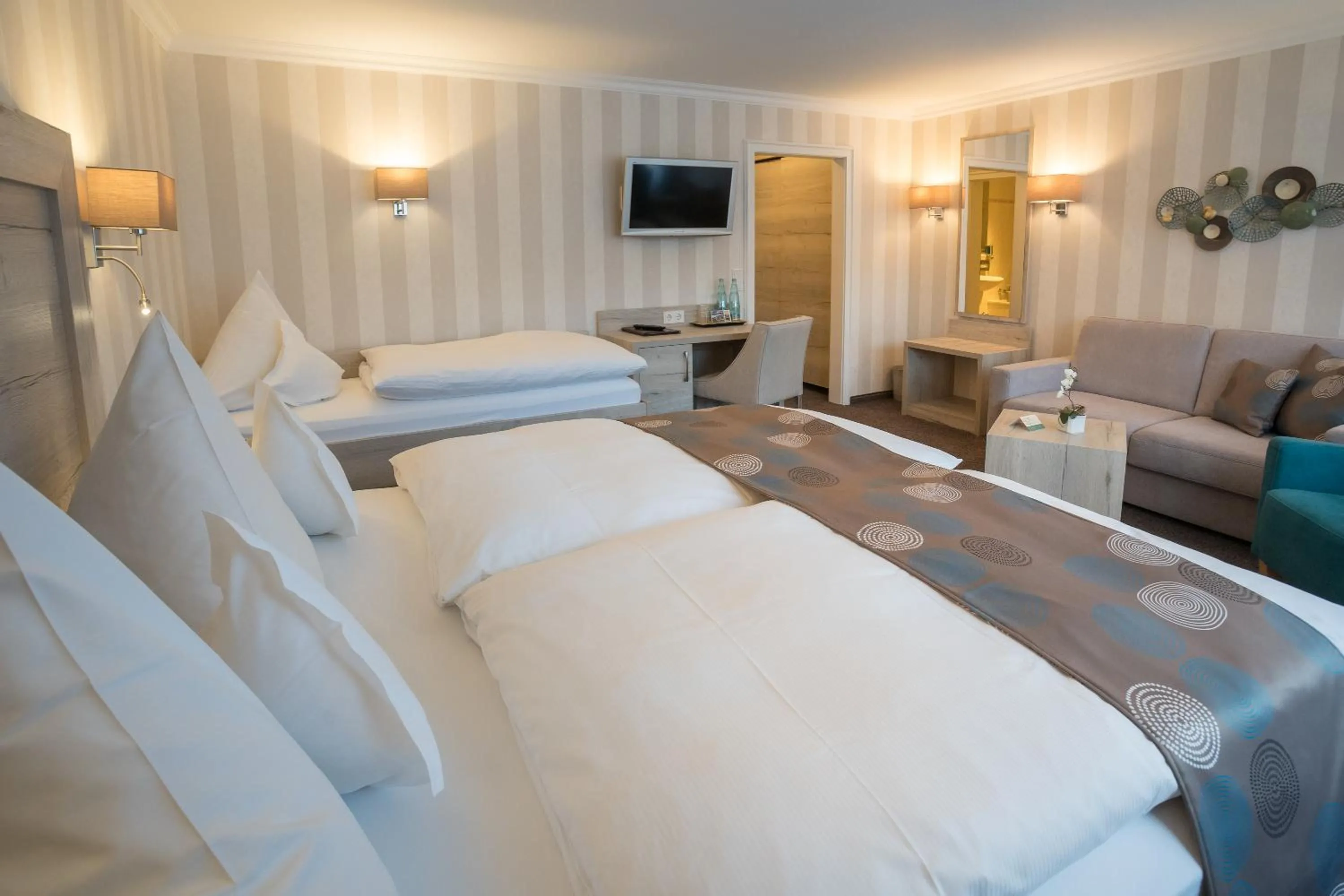 Photo of the whole room, Bed in Hotel Garni Fürst von Waldeck