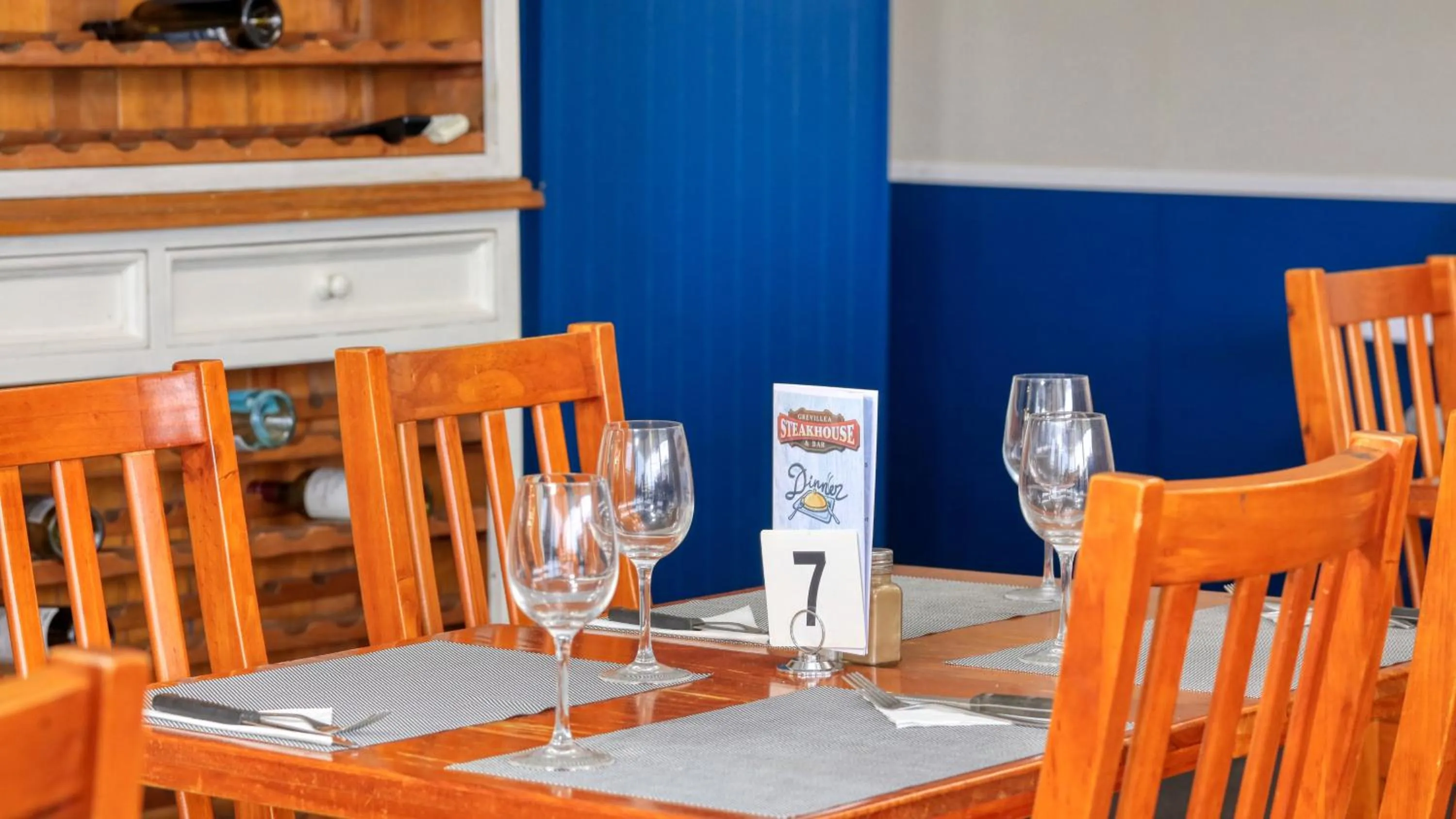 Decorative detail in Biloela Centre Motel & Grevillea Steakhouse & Bar