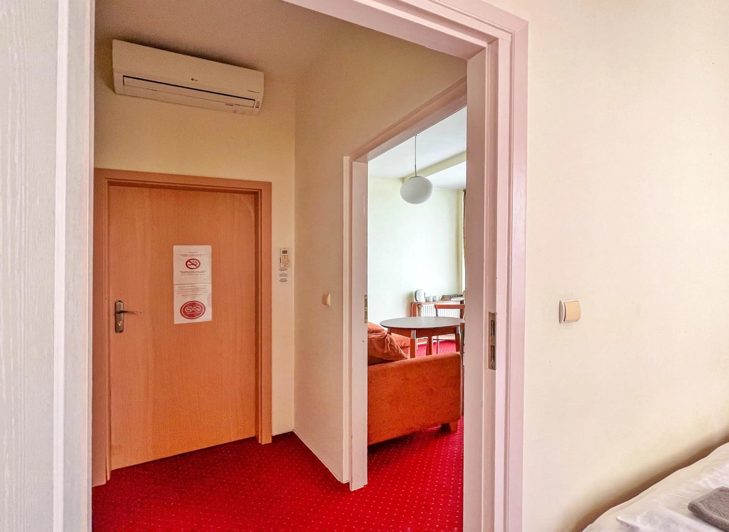 Toilet, Bed in Fry House