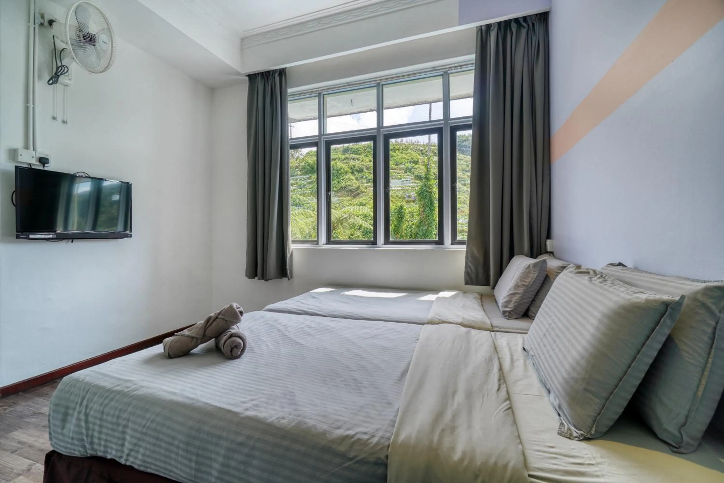 Bed in Parkland Express