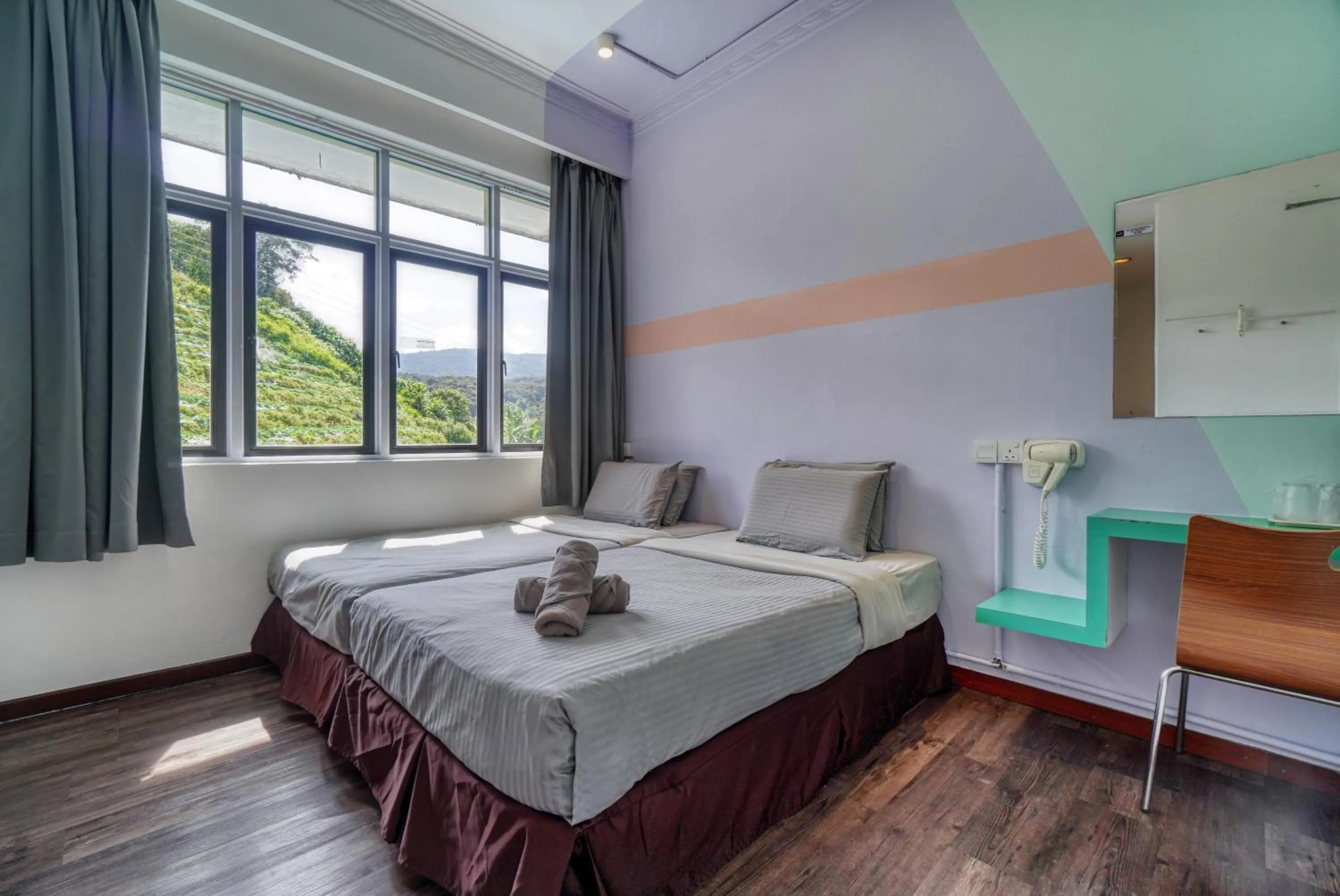 Bed in Parkland Express