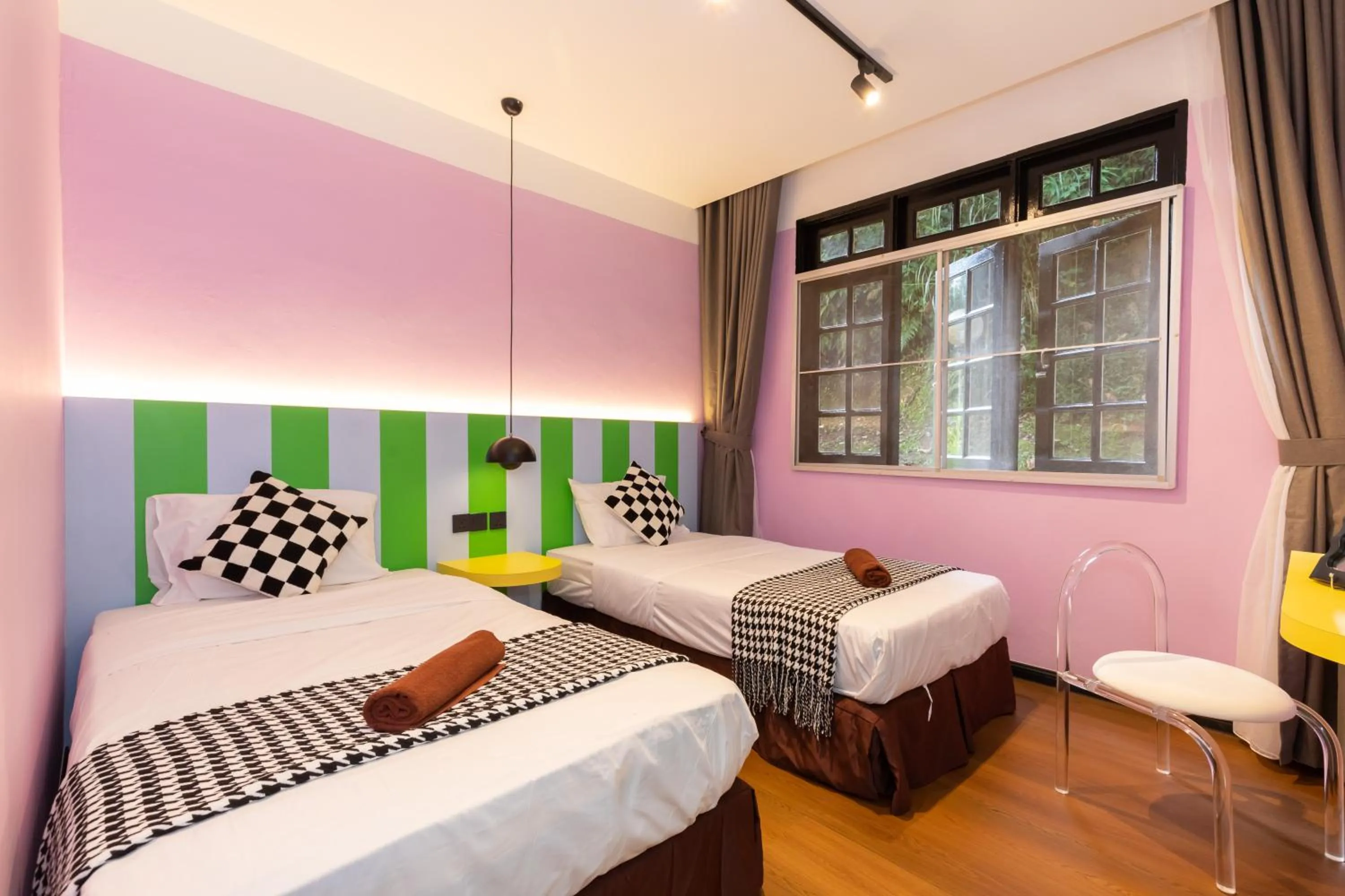 Bed in Parkland Suites