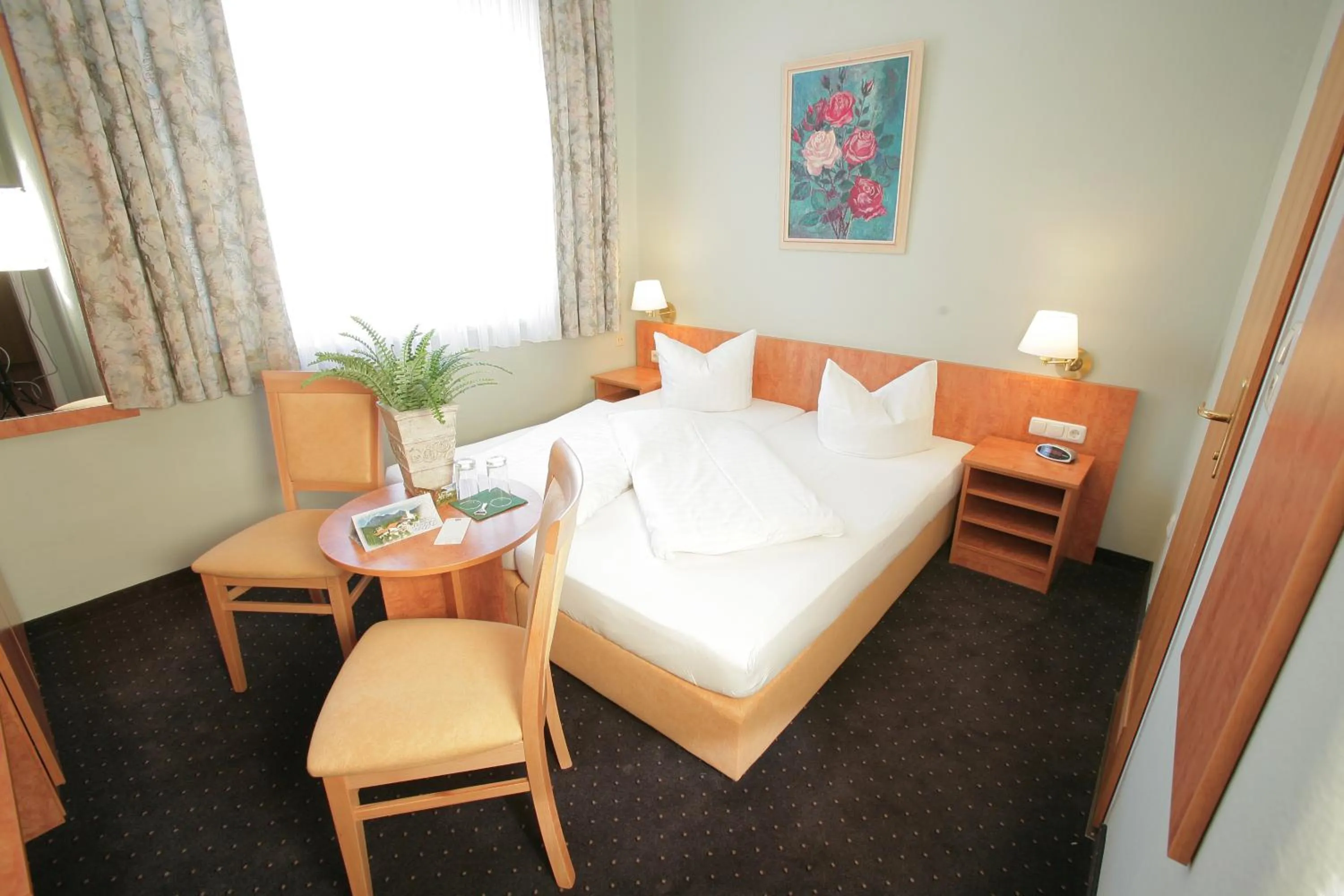 Photo of the whole room, Bed in Gasthof Prinzregent Superior