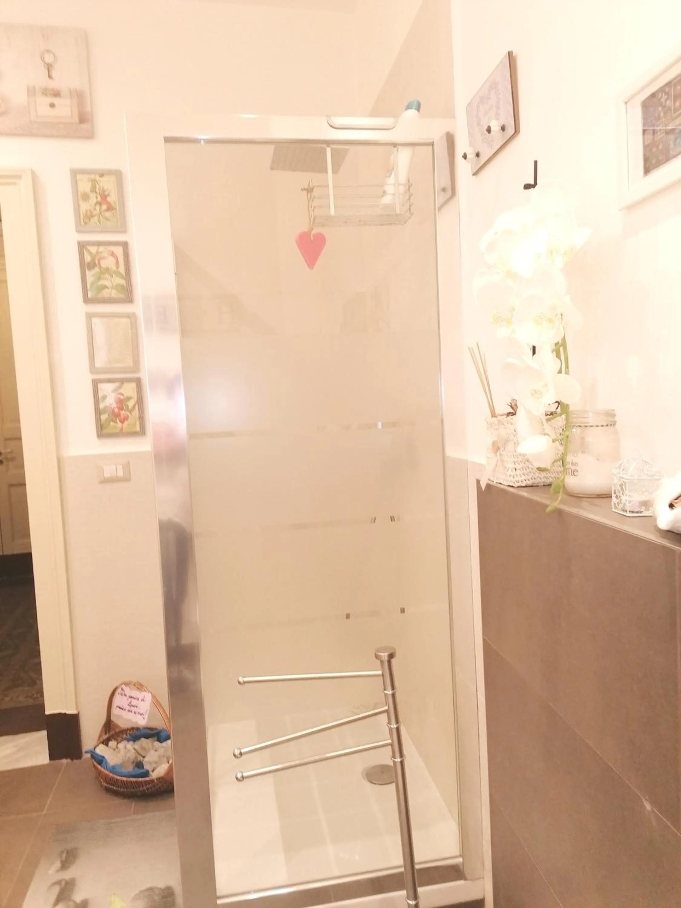 Shower in Diletta Oasi