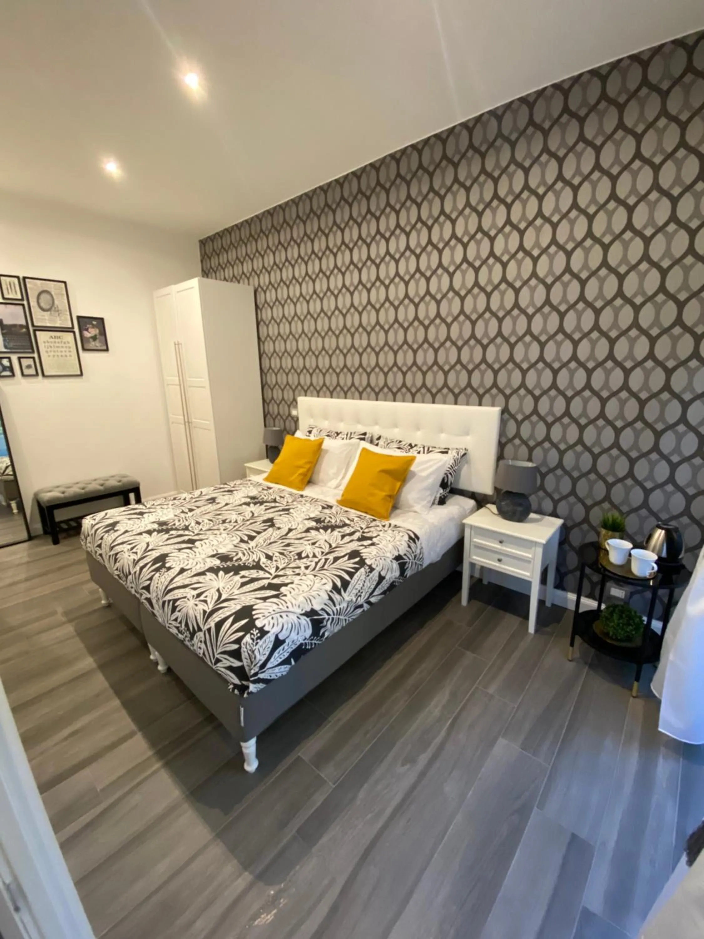 Bed in 4 Vatican Rooms