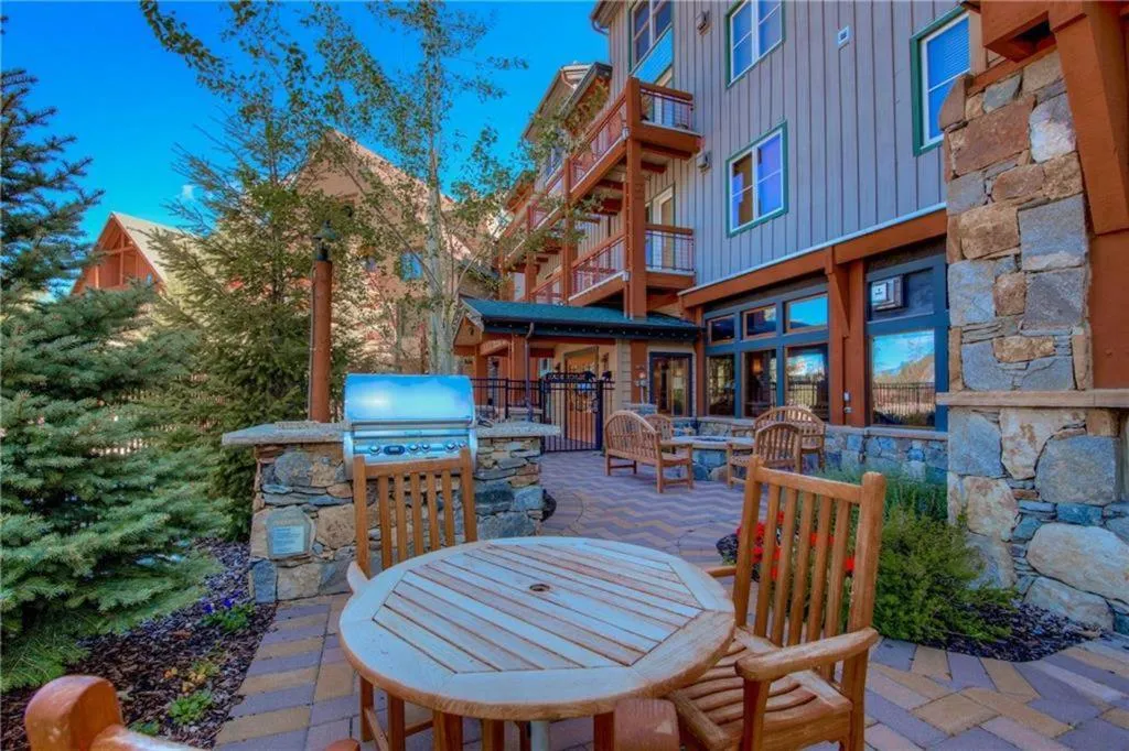 Property building in Black Bear 2 Bed 2 Bath BBCS