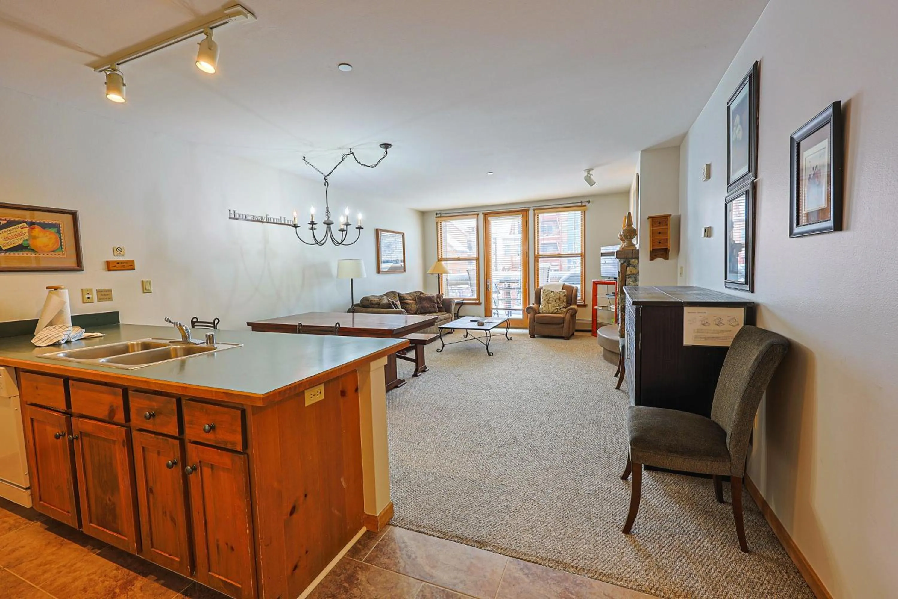 Kitchen or kitchenette in Black Bear 2 Bed 2 Bath BBCS