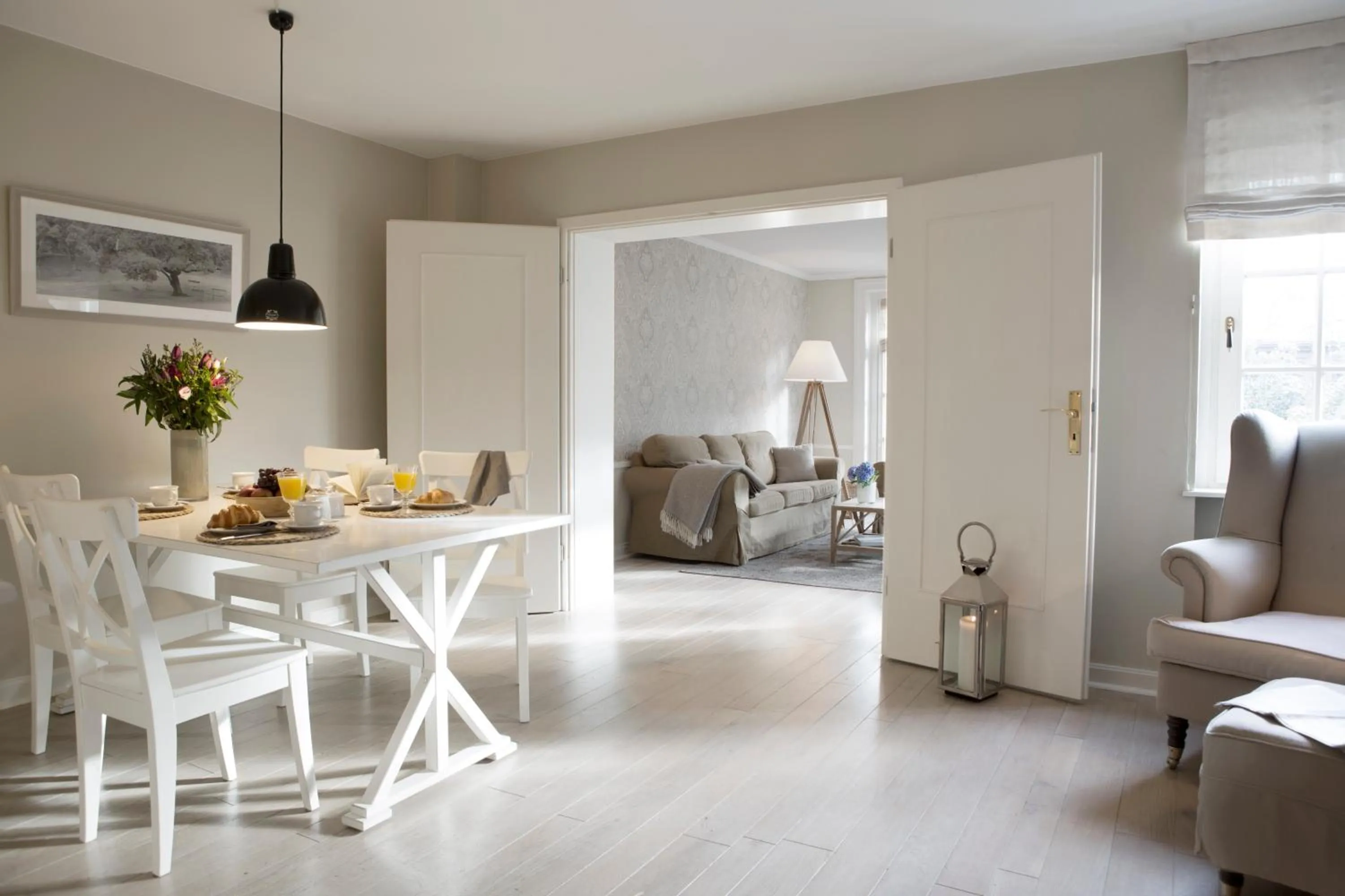 Dining area in von Deska Townhouses - Ivy House