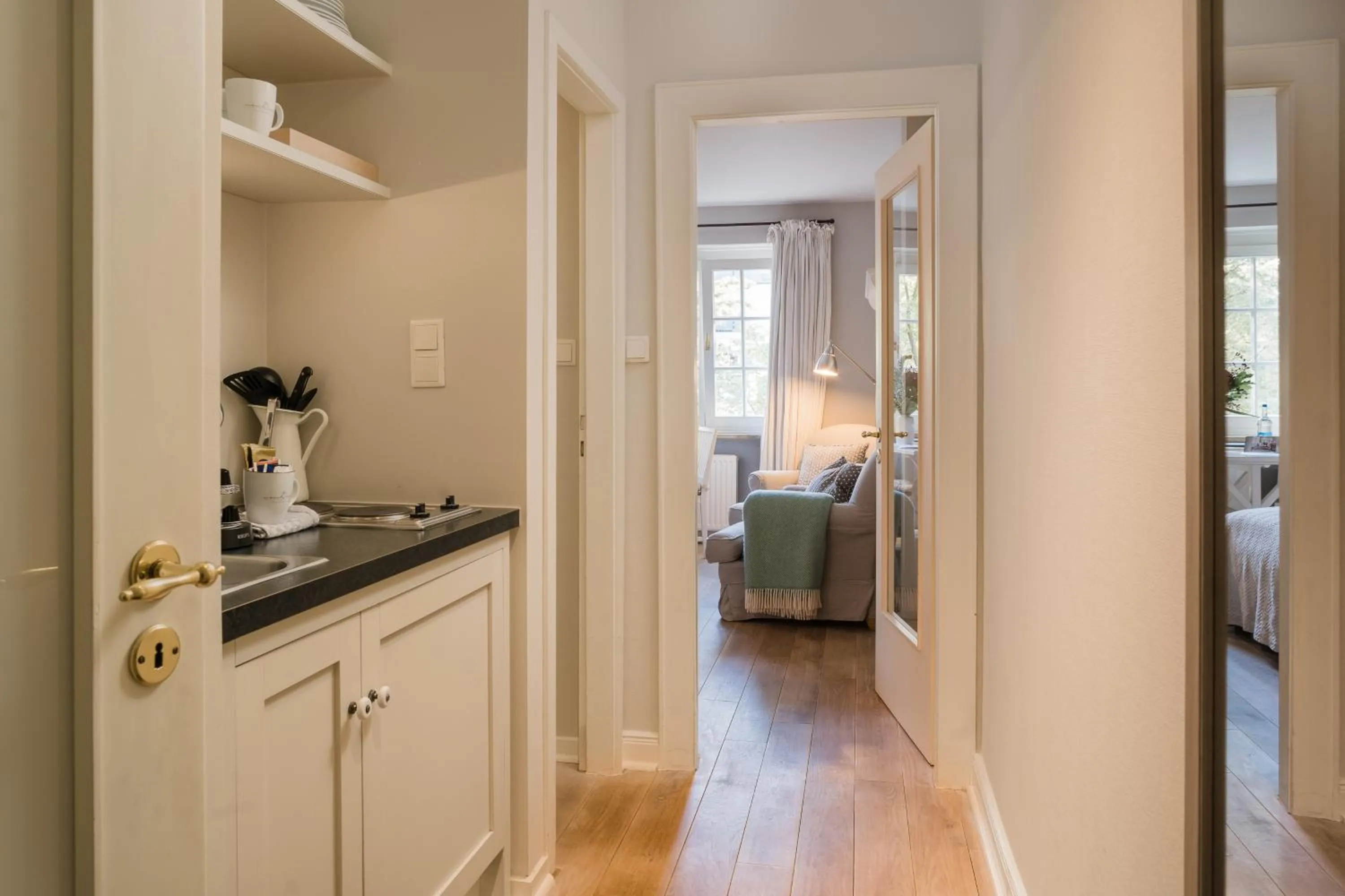 Coffee/tea facilities, Bed in von Deska Townhouses - Ivy House