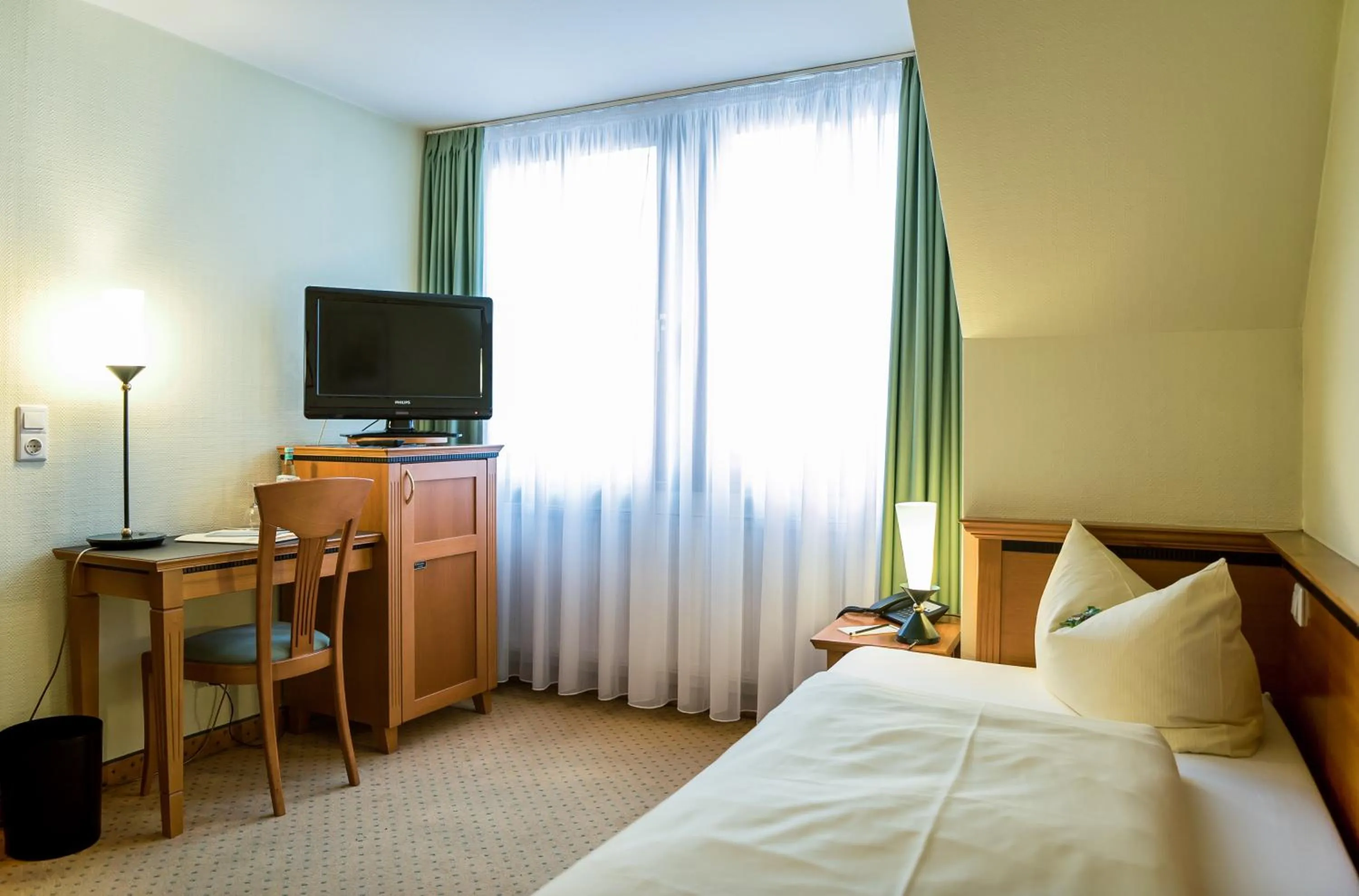 Photo of the whole room, Bed in Ringhotel Dreiländereck Zittau