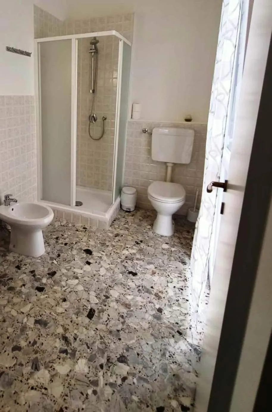 Shower in Domus Cesena