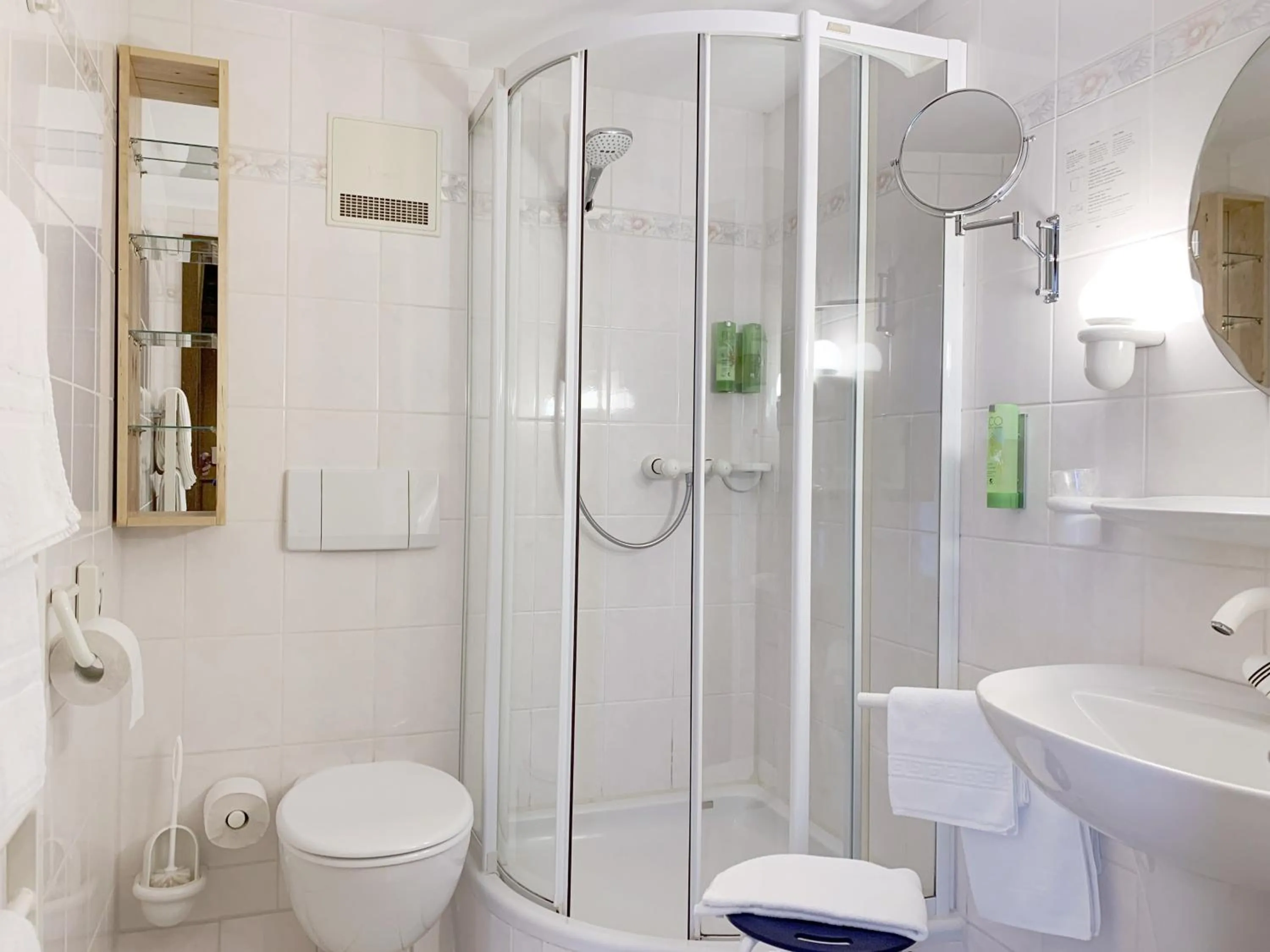 Bathroom in Landhotel Untere Kapfenhardter Mühle
