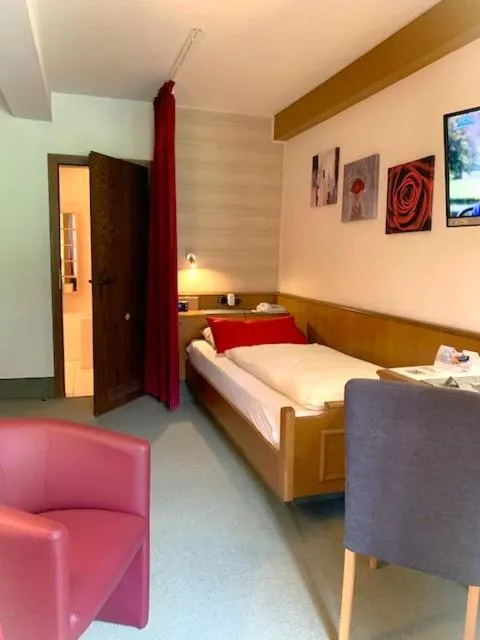 Photo of the whole room, Bed in Landhotel Untere Kapfenhardter Mühle