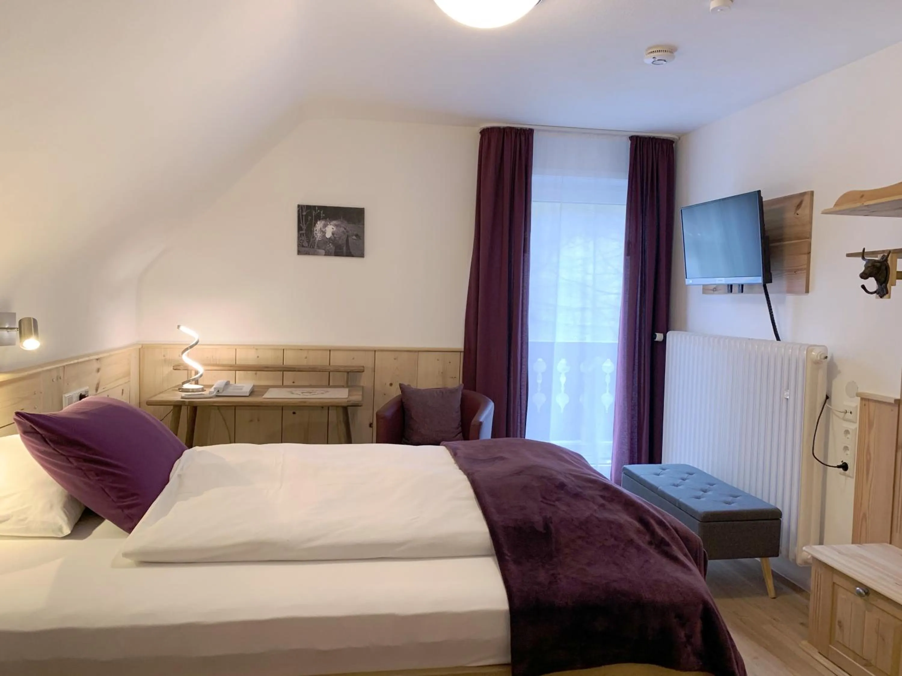 Photo of the whole room, Bed in Landhotel Untere Kapfenhardter Mühle