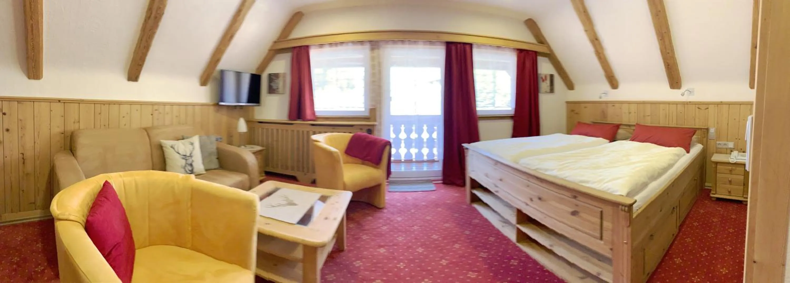 Photo of the whole room, Bed in Landhotel Untere Kapfenhardter Mühle