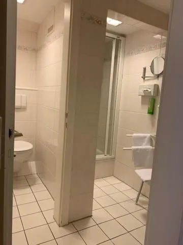 Bathroom in Landhotel Untere Kapfenhardter Mühle