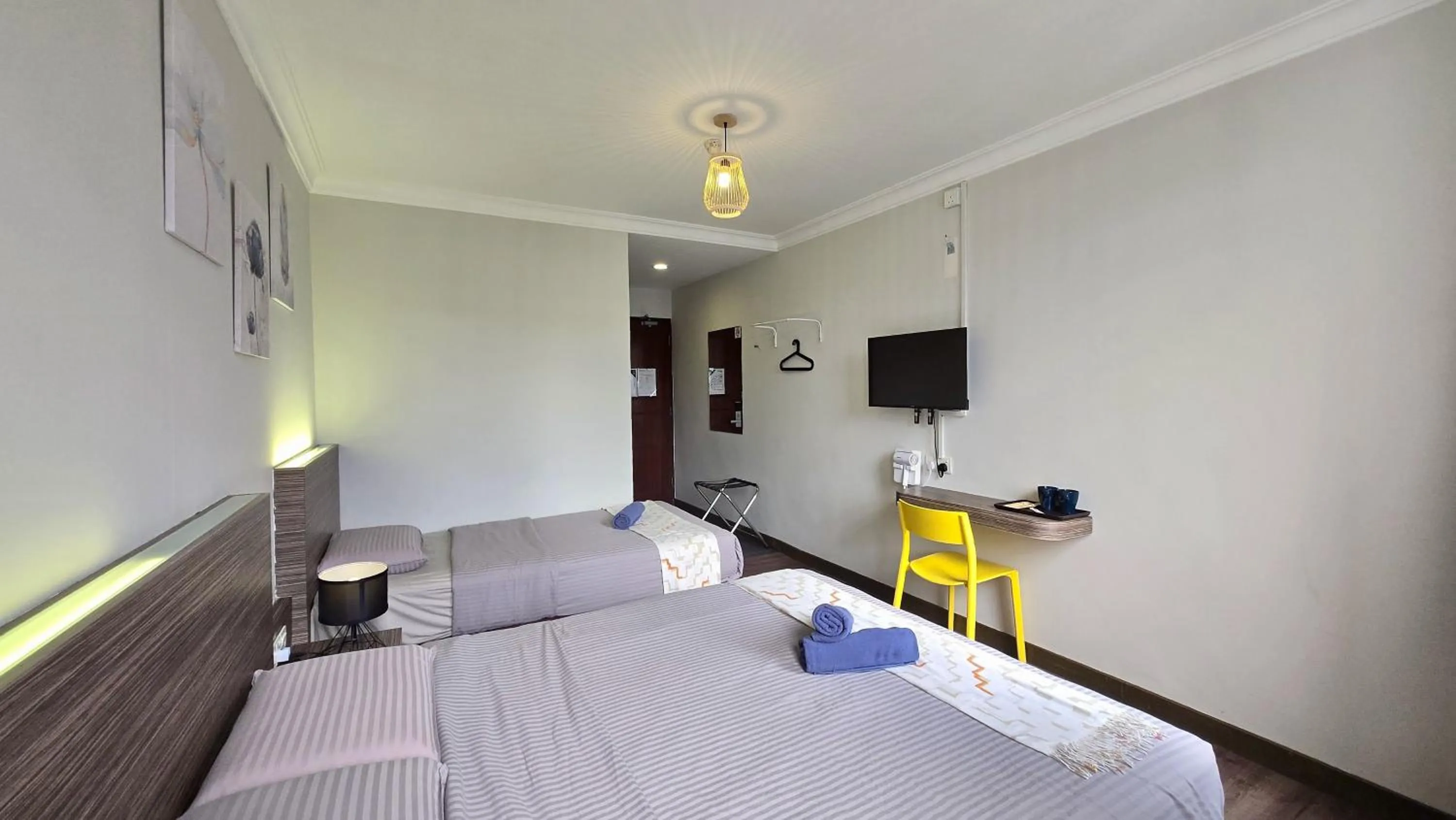 Bed in Parkland Hotel