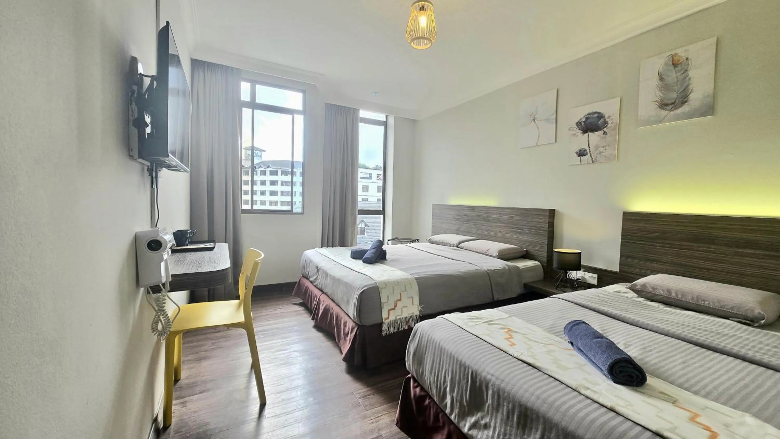 OYO 229 Parkland Hotel